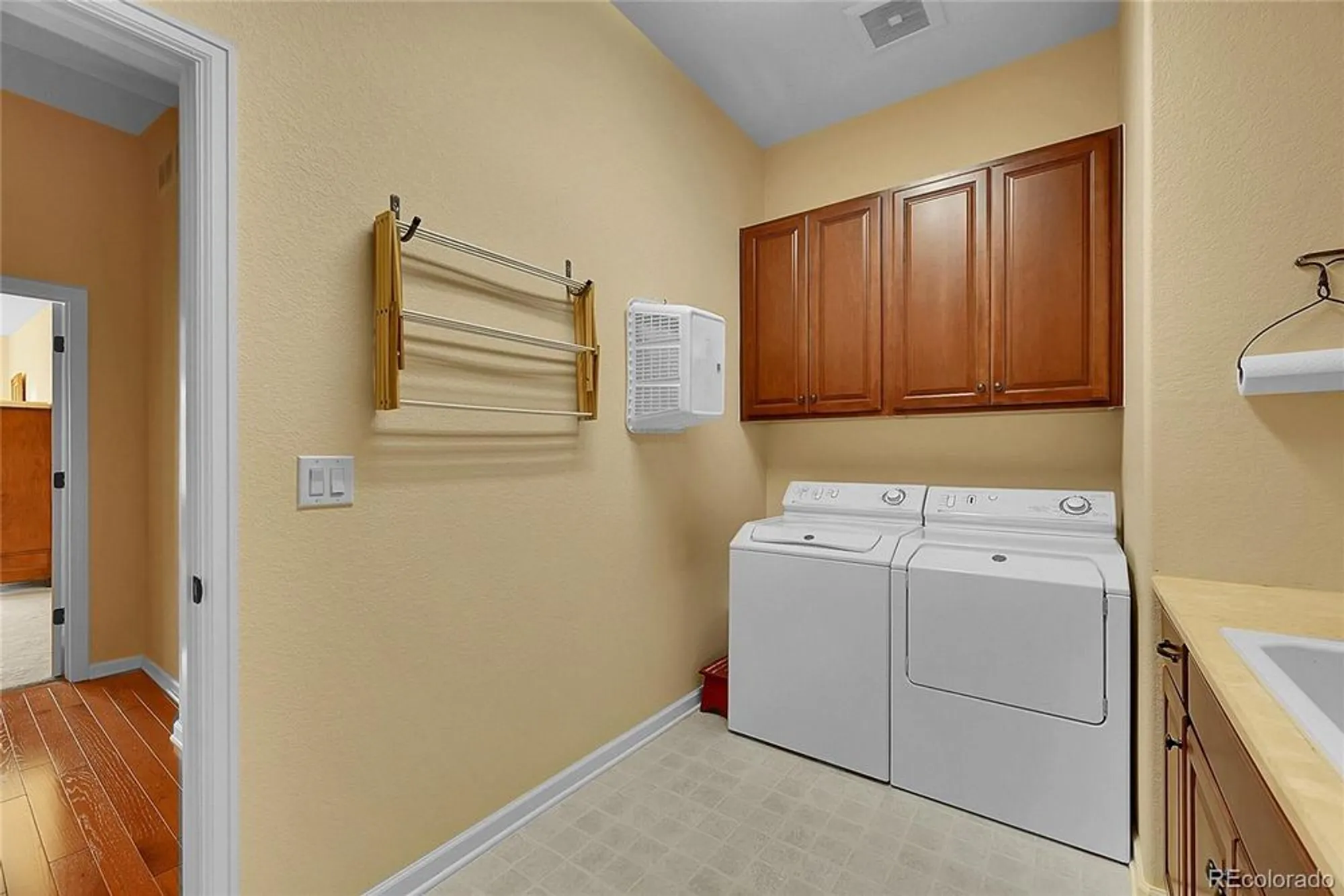 Property Slideshow image 30 of 40 | 22680 e eads cir, Aurora, CO, 80016