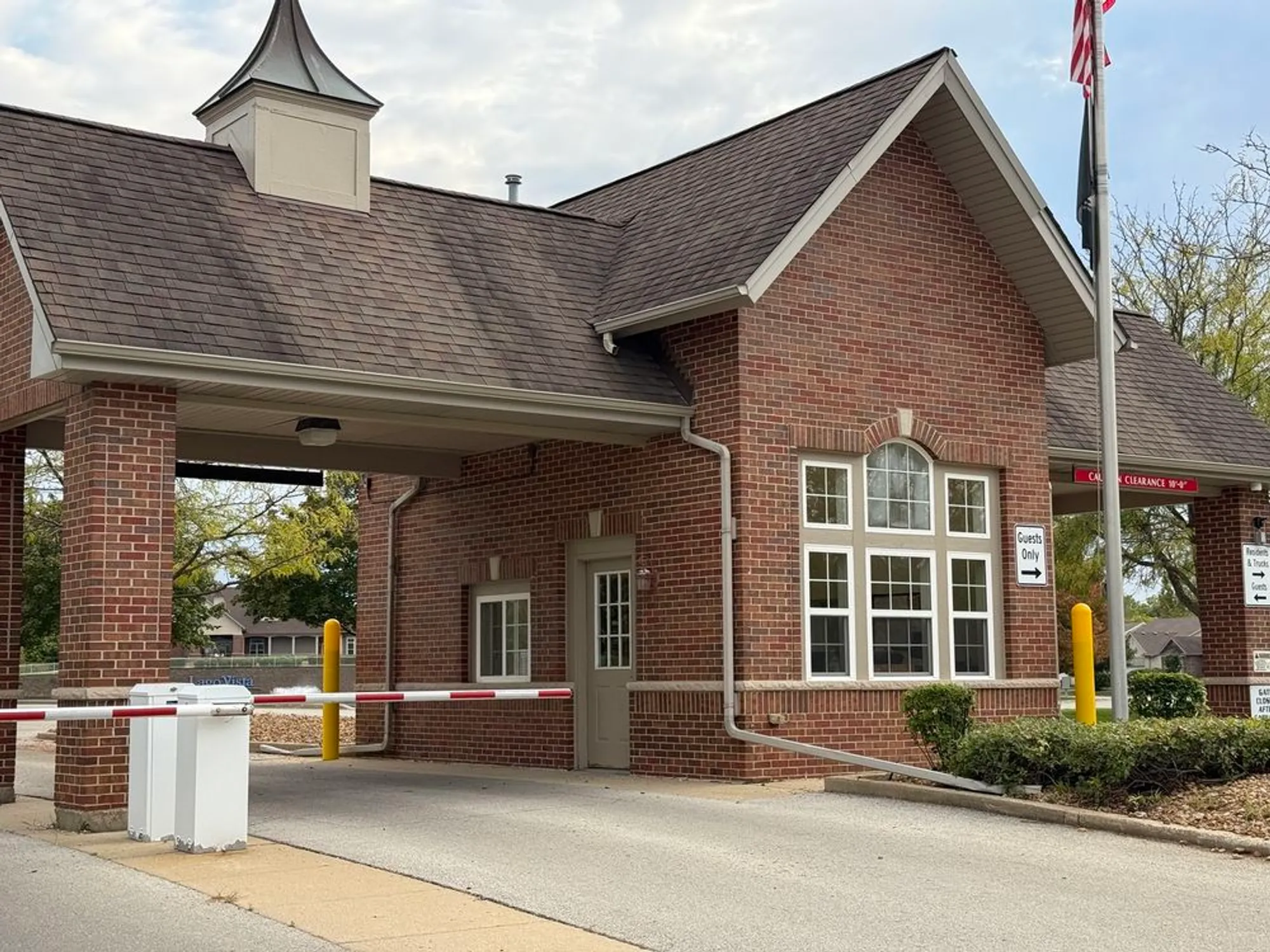 Property Slideshow image 33 of 38 | 17213 mendota dr, Lockport, IL, 60441