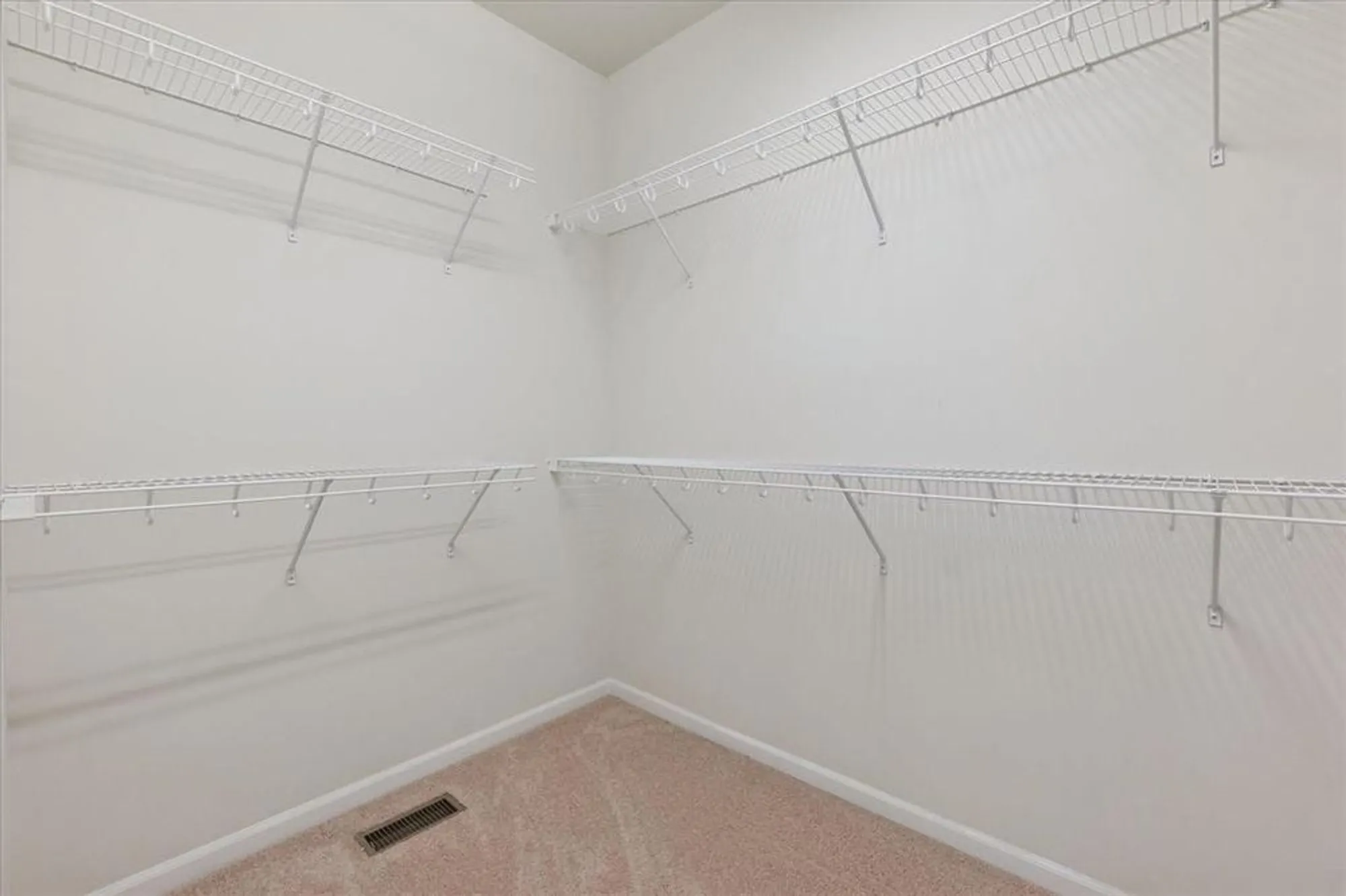 Property Slideshow image 25 of 67 | 9525 pine valley dr, Grand Blanc, MI, 48439