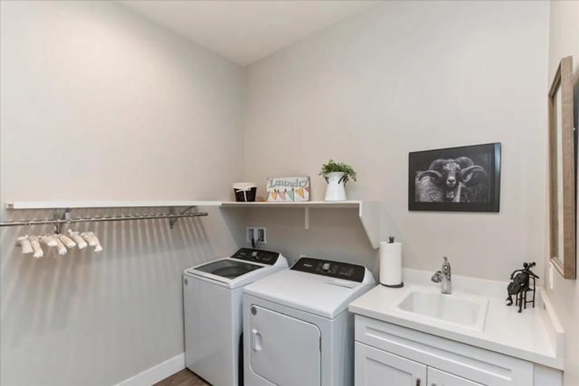 Property Slideshow image 17 of 26 | 82440 crane dr, Indio, CA, 92201