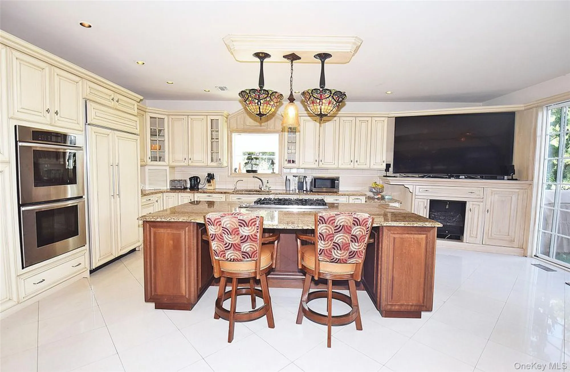 Property Slideshow image 6 of 26 | 259 altessa blvd, Melville, NY, 11747