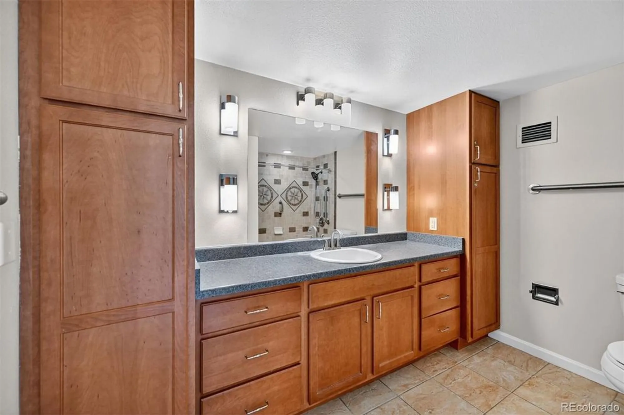 Property Slideshow image 19 of 30 | 14050 e linvale pl apt 407, Aurora, CO, 80014