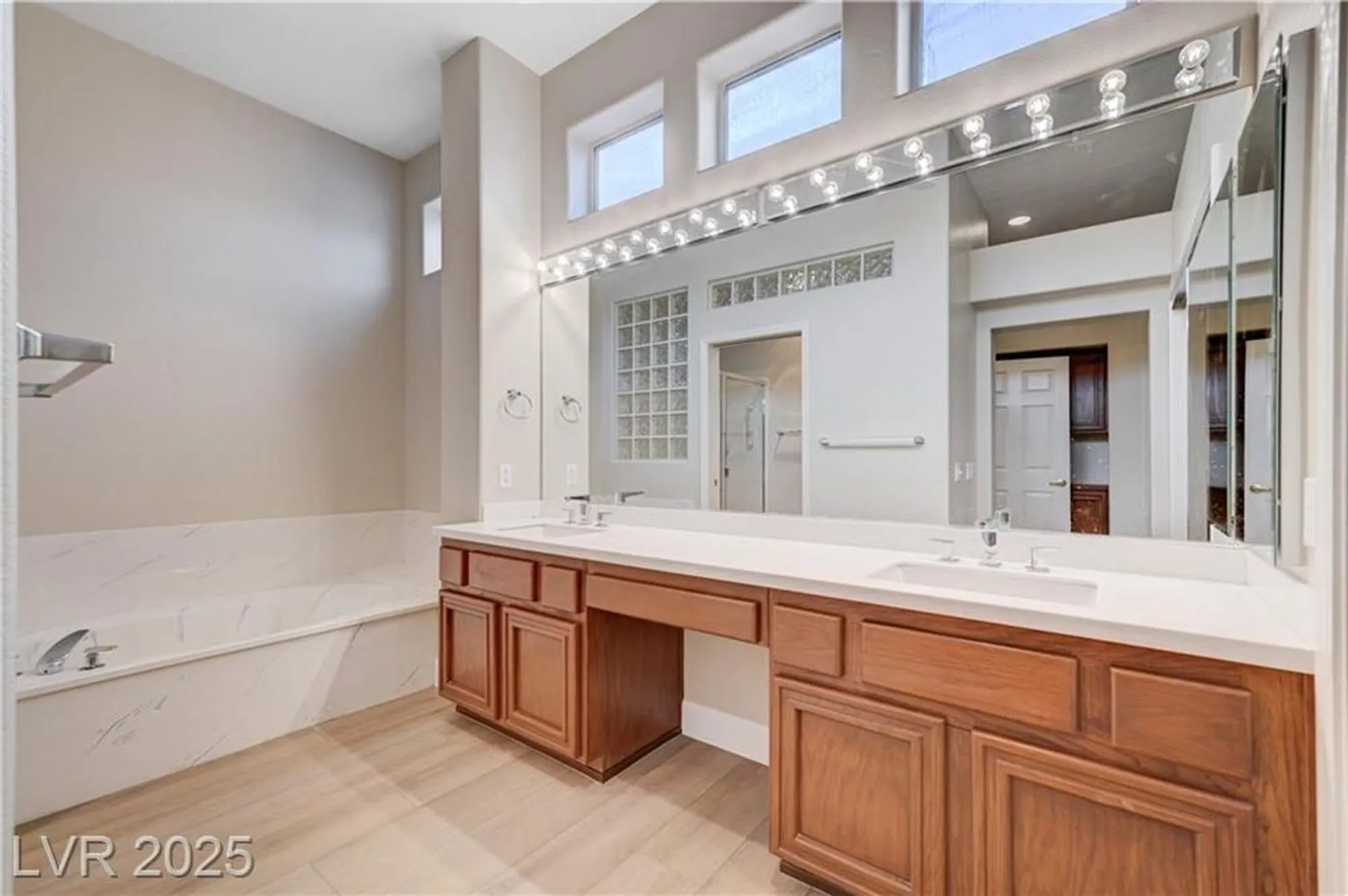 Property Slideshow image 33 of 77 | 2801 byron dr, Las Vegas, NV, 89134