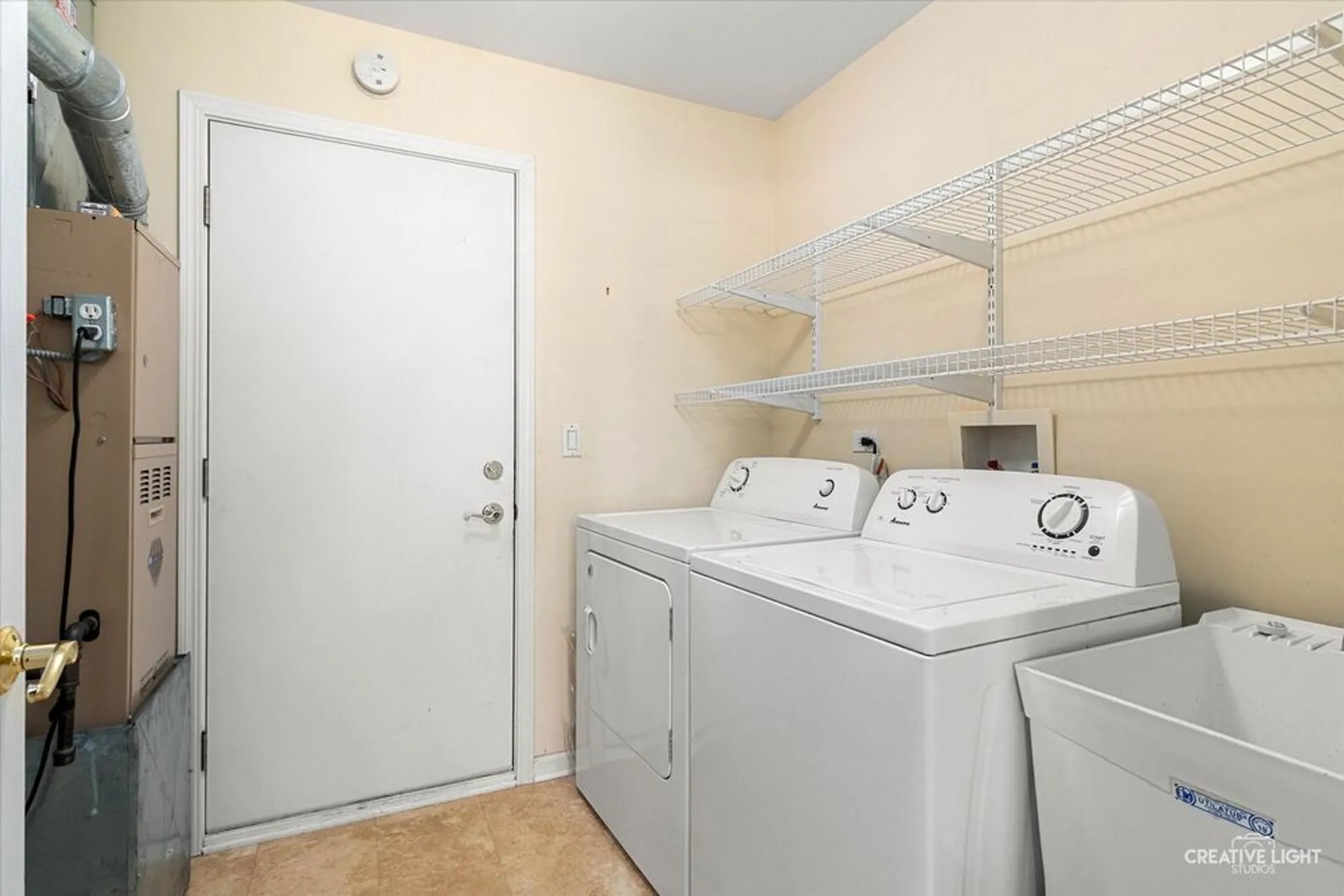 Property Slideshow image 20 of 22 | 505 parkland ct, Oswego, IL, 60543