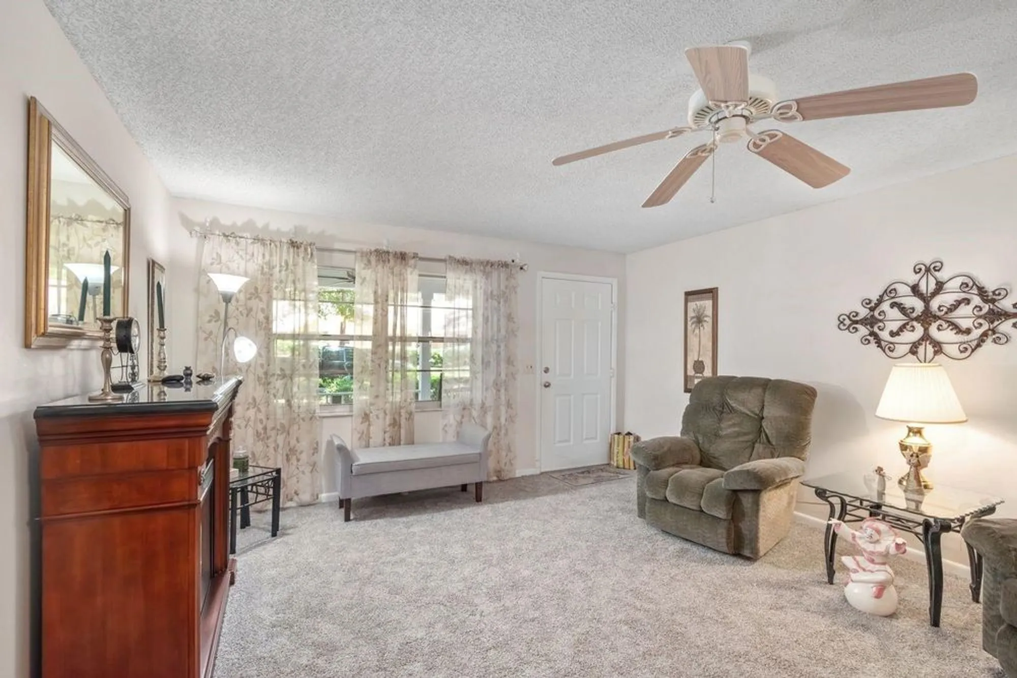 Property Slideshow image 9 of 33 | 9250 sw 83rd ct c, Ocala, FL, 34481