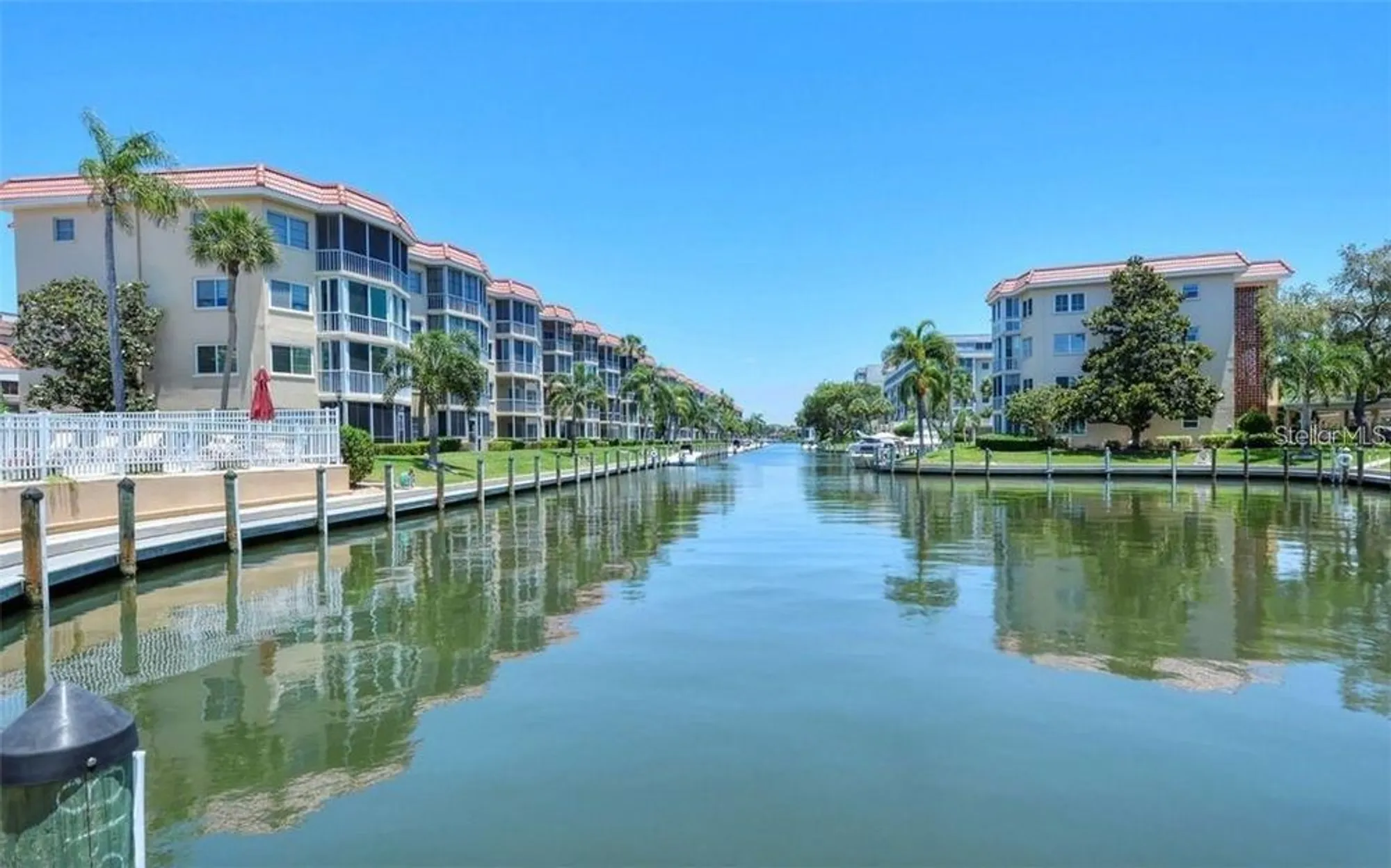 Property Slideshow image 5 of 60 | 1350 n portofino dr apt 108, Sarasota, FL, 34242