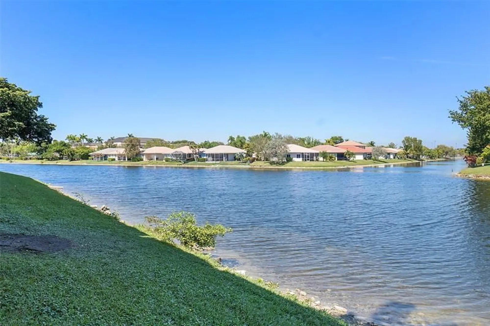Property Slideshow image 14 of 21 | 9635 n belfort cir 109, Tamarac, FL, 33321