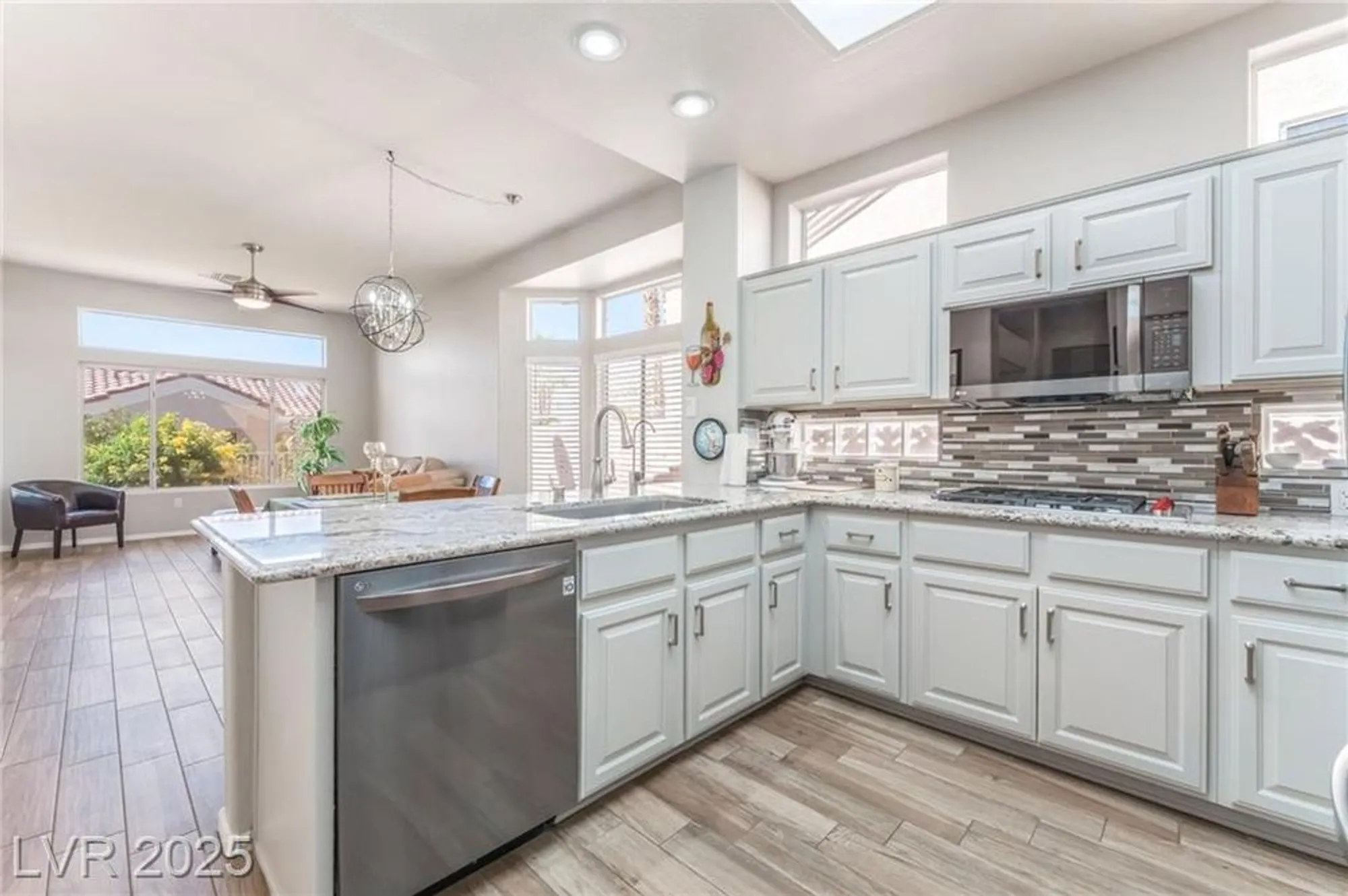 Property Slideshow image 18 of 42 | 10413 willamette pl, Las Vegas, NV, 89134