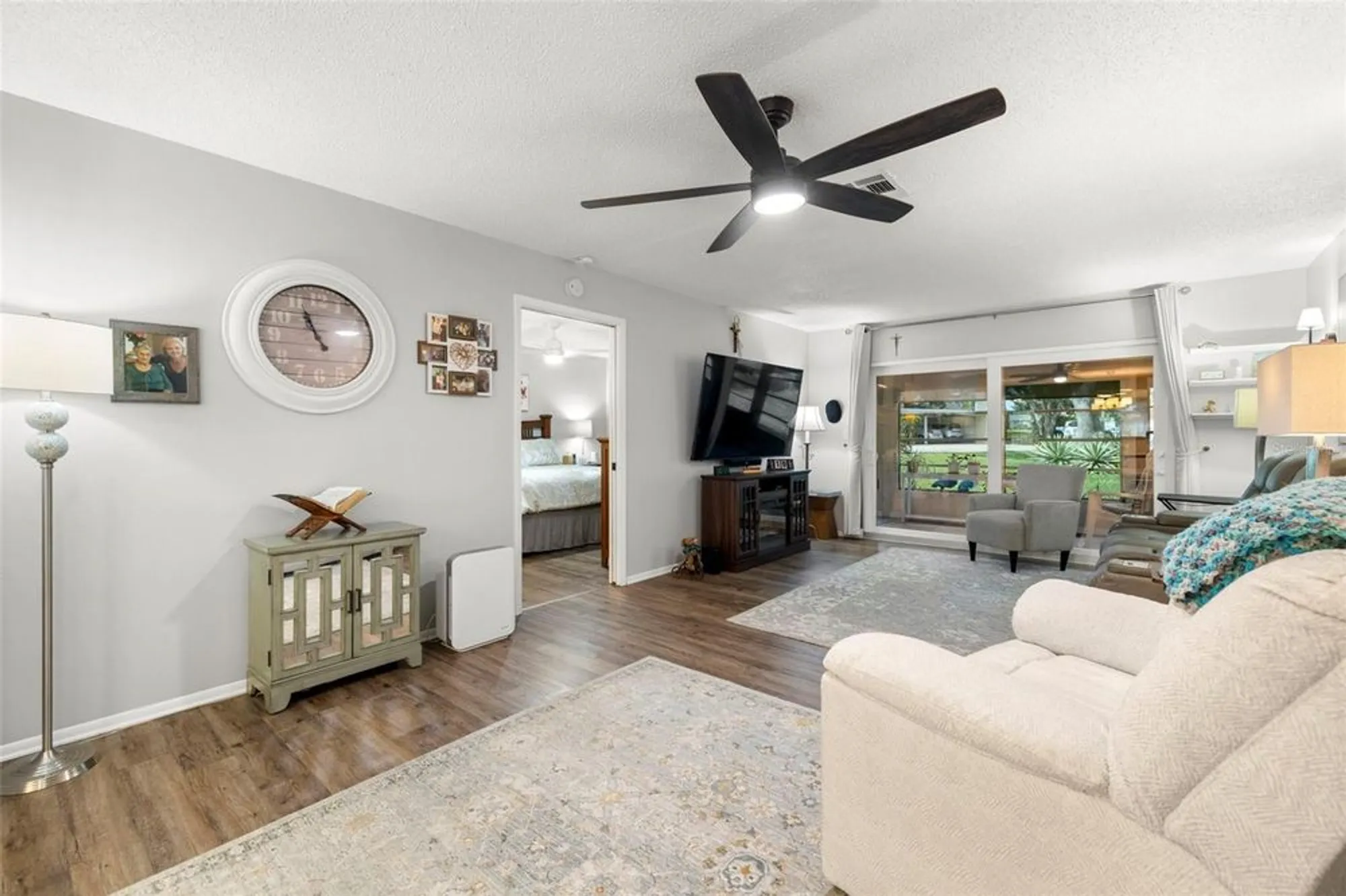 Property Slideshow image 11 of 41 | 8330 high point cir apt 6, Port Richey, FL, 34668