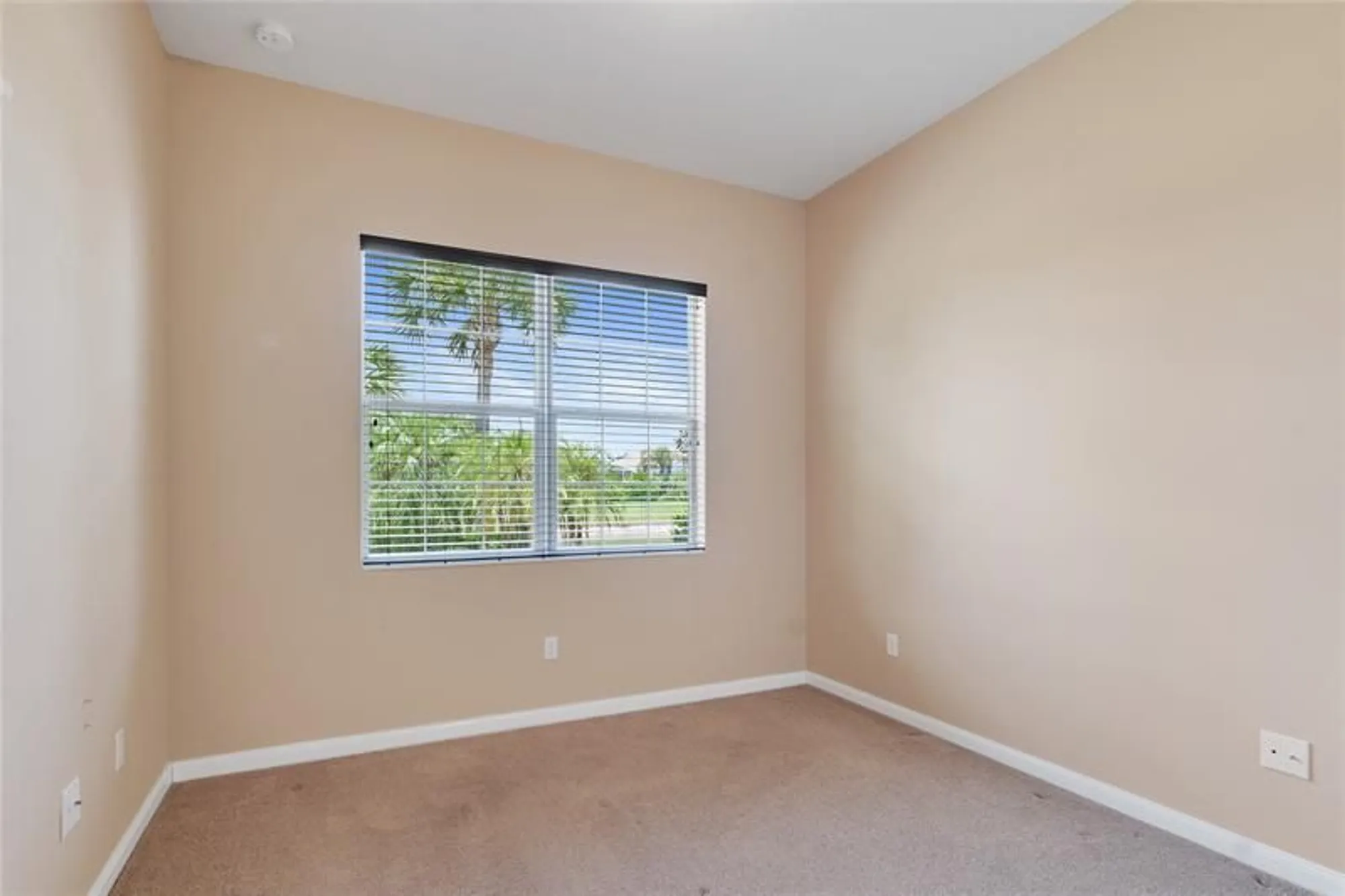 Property Slideshow image 17 of 31 | 5184 formosa cir, Vero Beach, FL, 32967