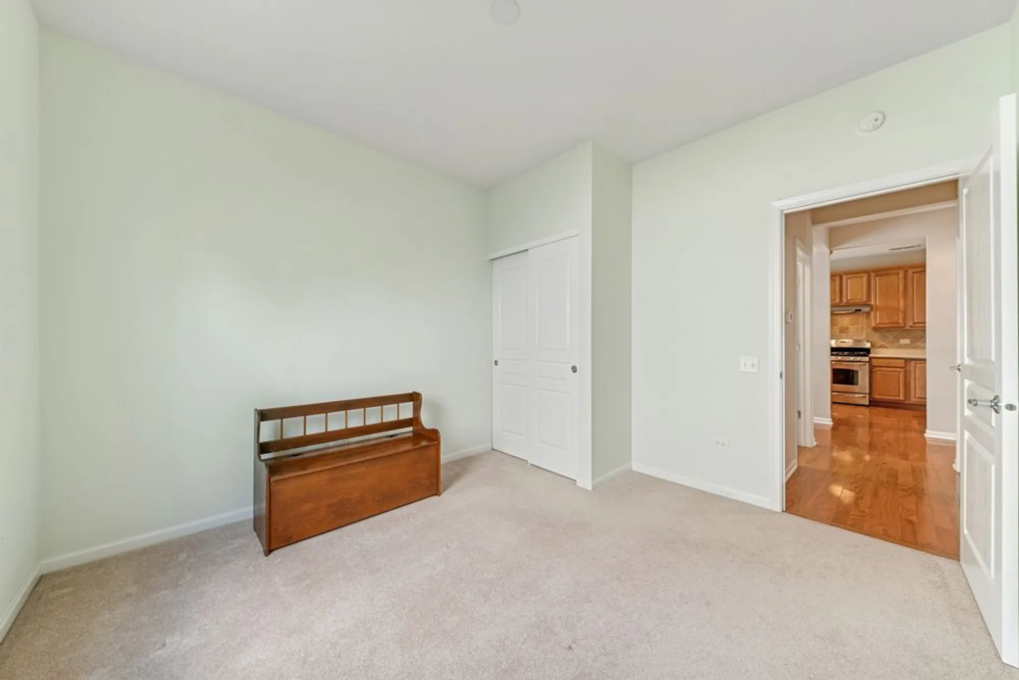 Property Slideshow image 9 of 19 | 2864 edgewater dr, Elgin, IL, 60124
