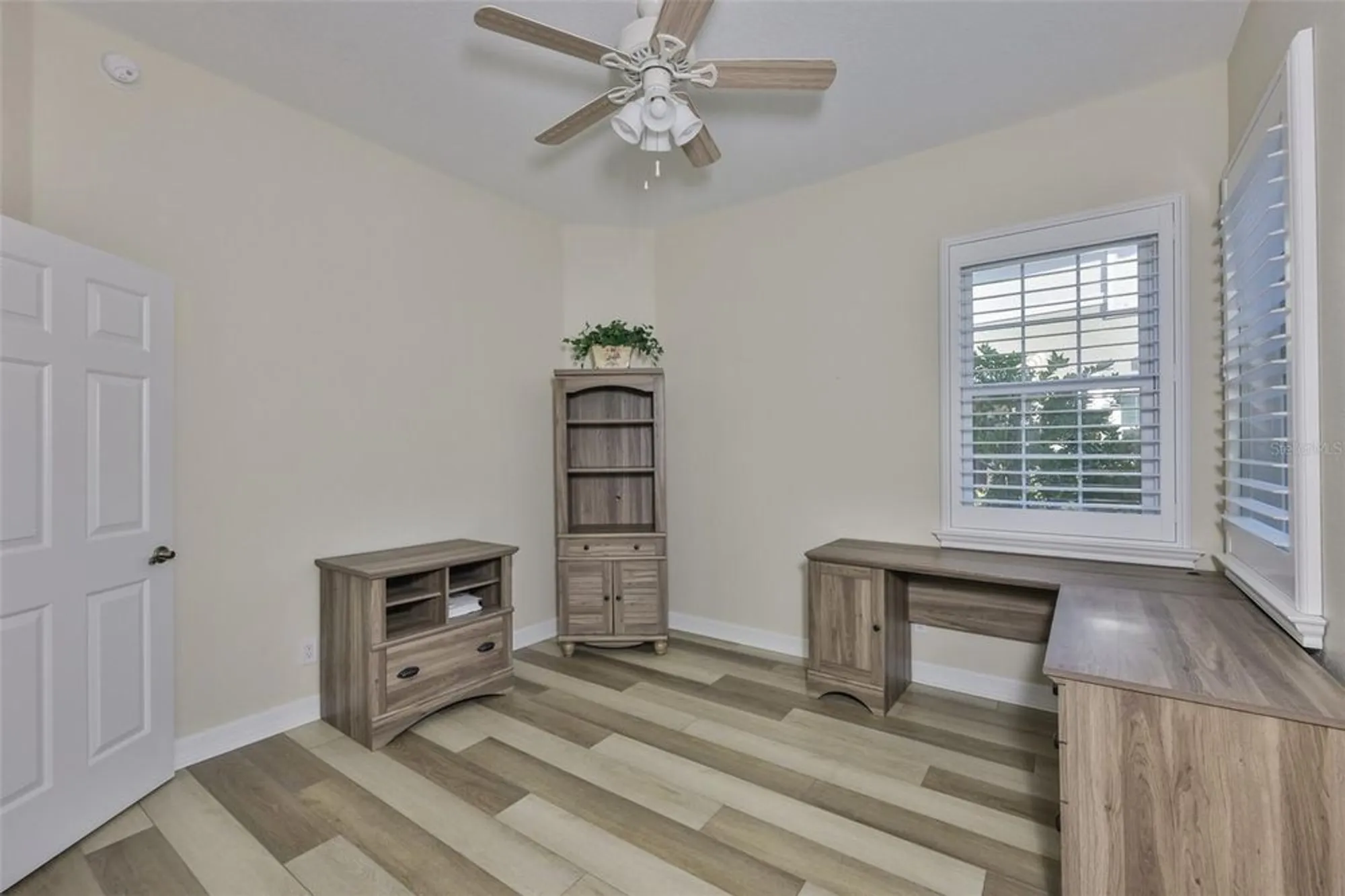 Property Slideshow image 29 of 56 | 1417 emerald dunes dr, Sun City Center, FL, 33573