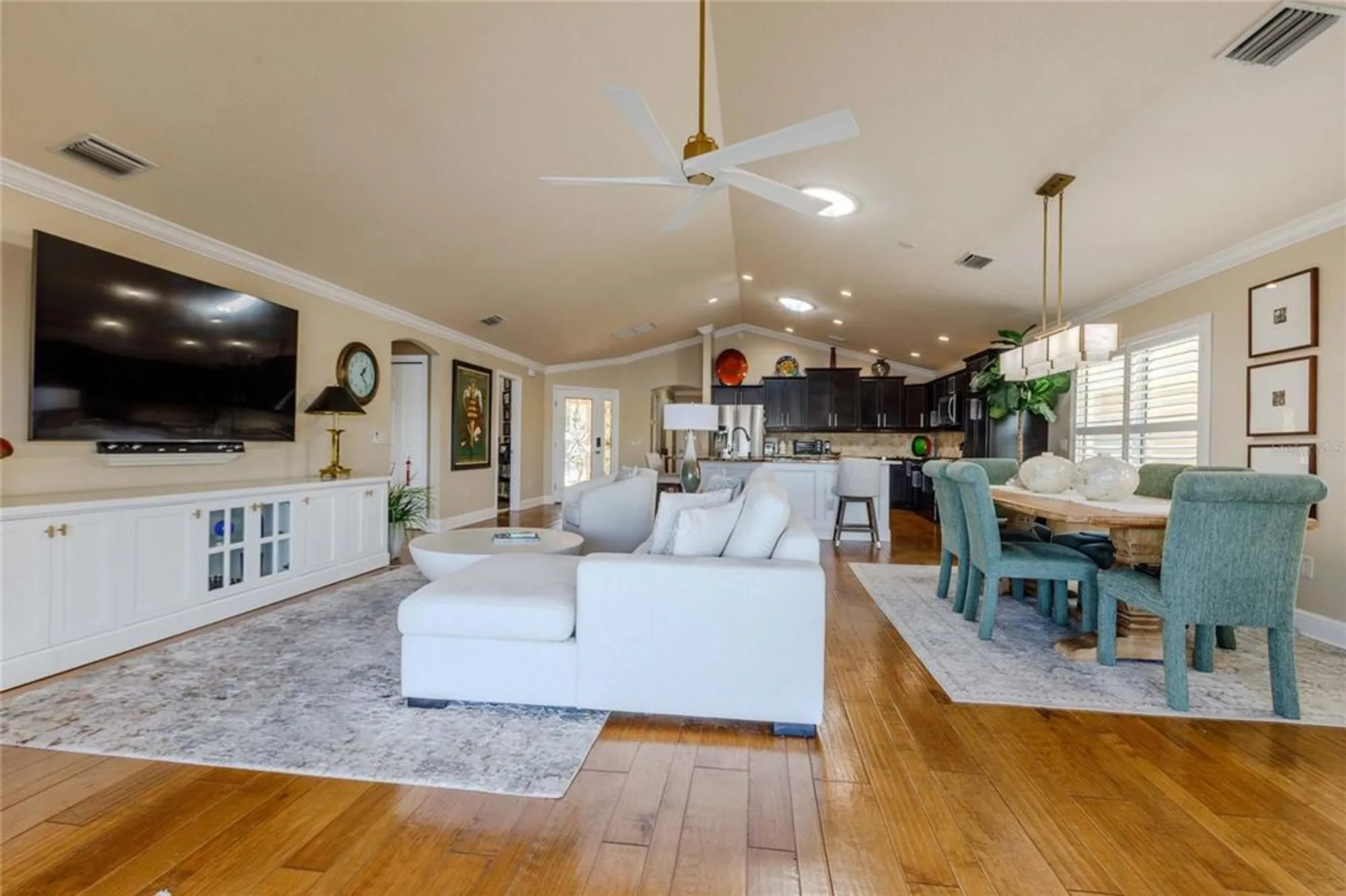 Property Slideshow image 14 of 86 | 1181 edgewater ln, The Villages, FL, 32162