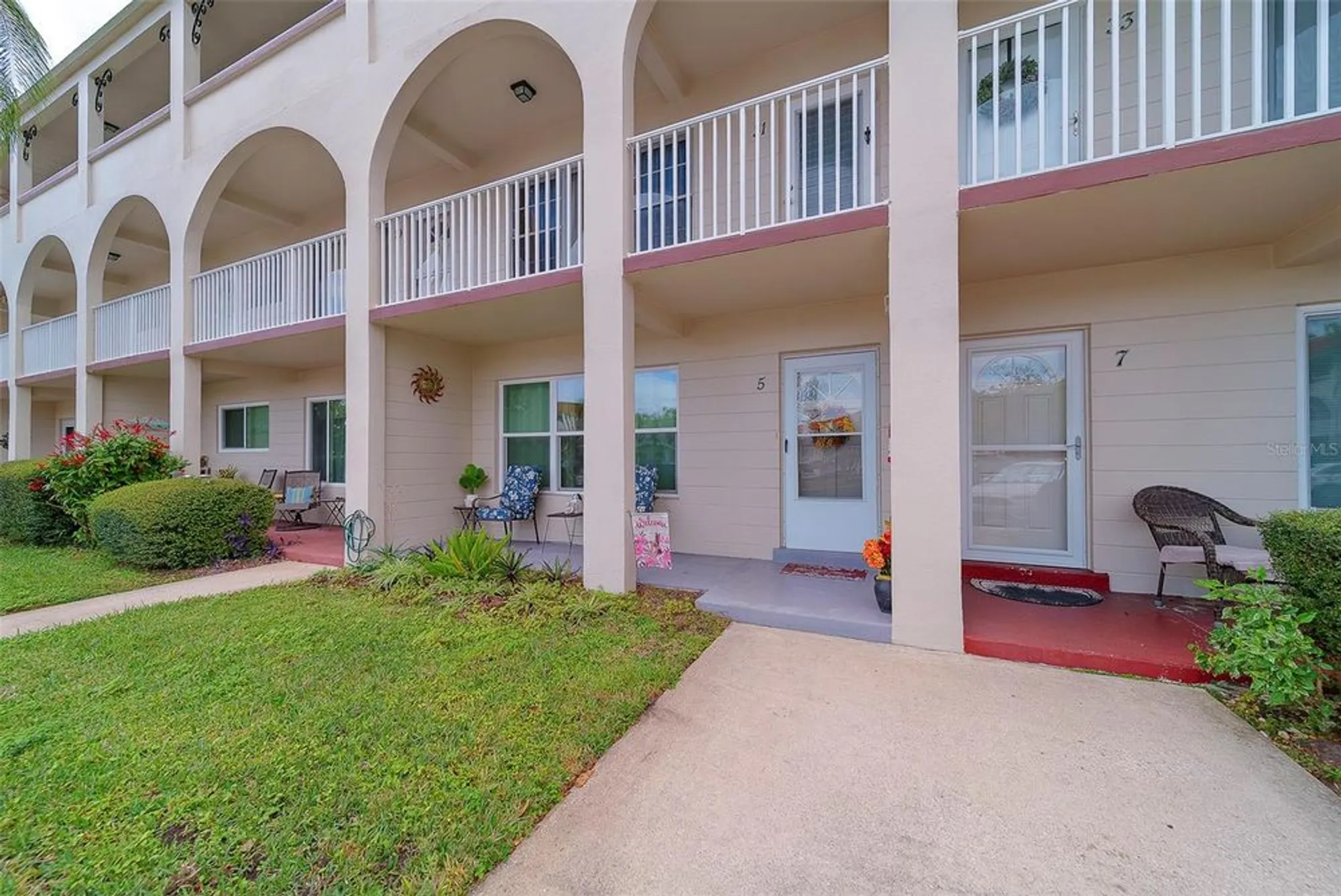 Property Slideshow image 3 of 55 | 2433 brazilia dr apt 5, Clearwater, FL, 33763