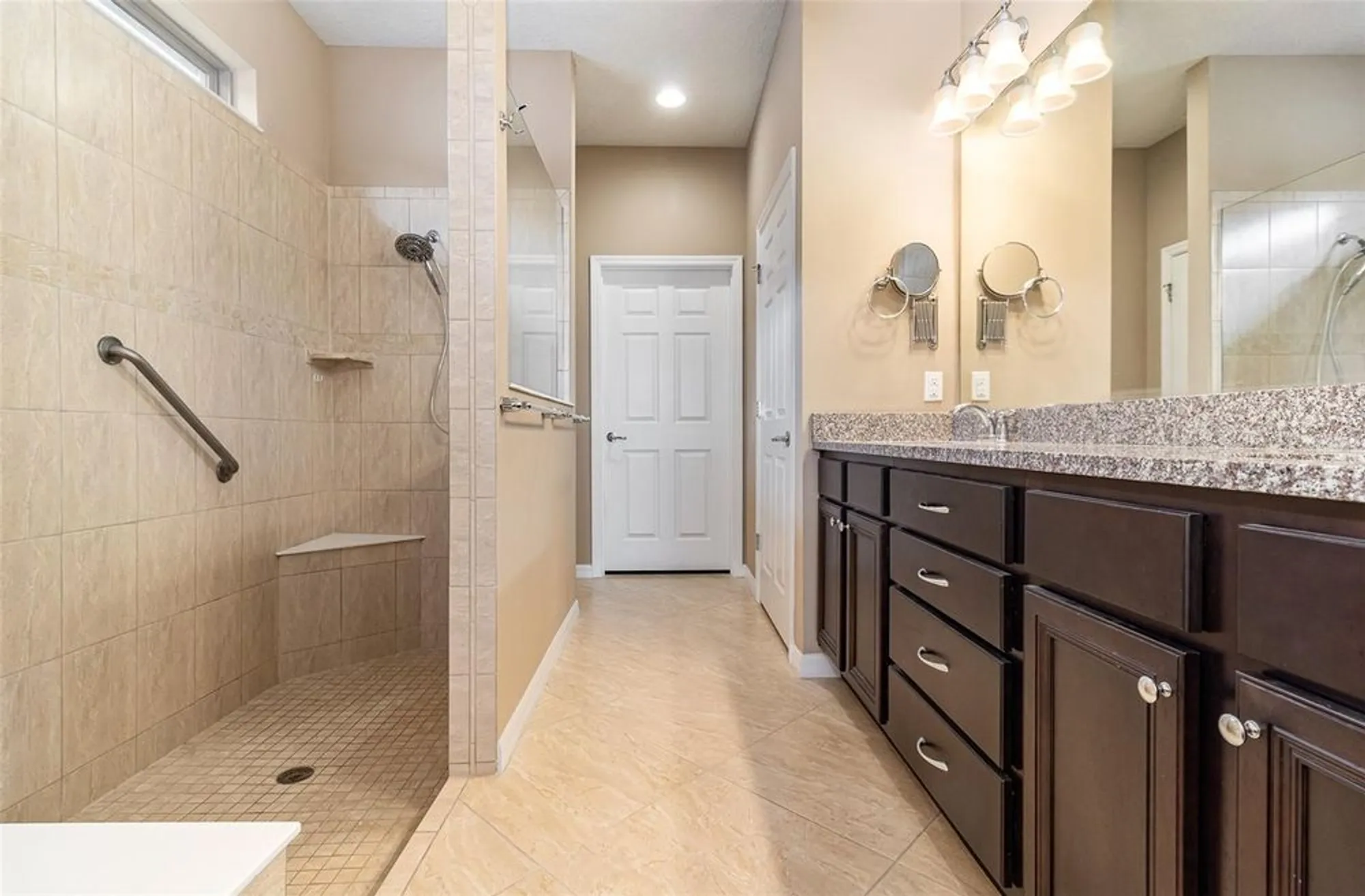 Property Slideshow image 13 of 58 | 672 cordoba dr, Davenport, FL, 33837