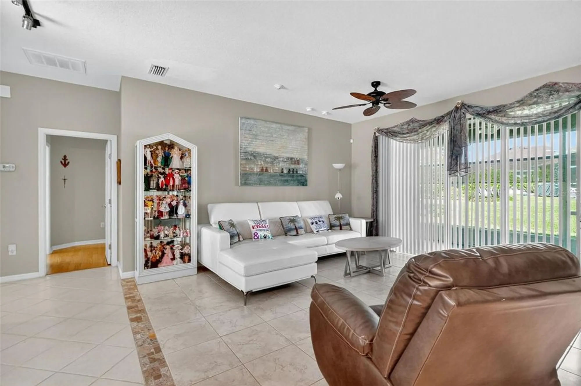 Property Slideshow image 4 of 30 | 26712 augusta springs cir, Leesburg, FL, 34748