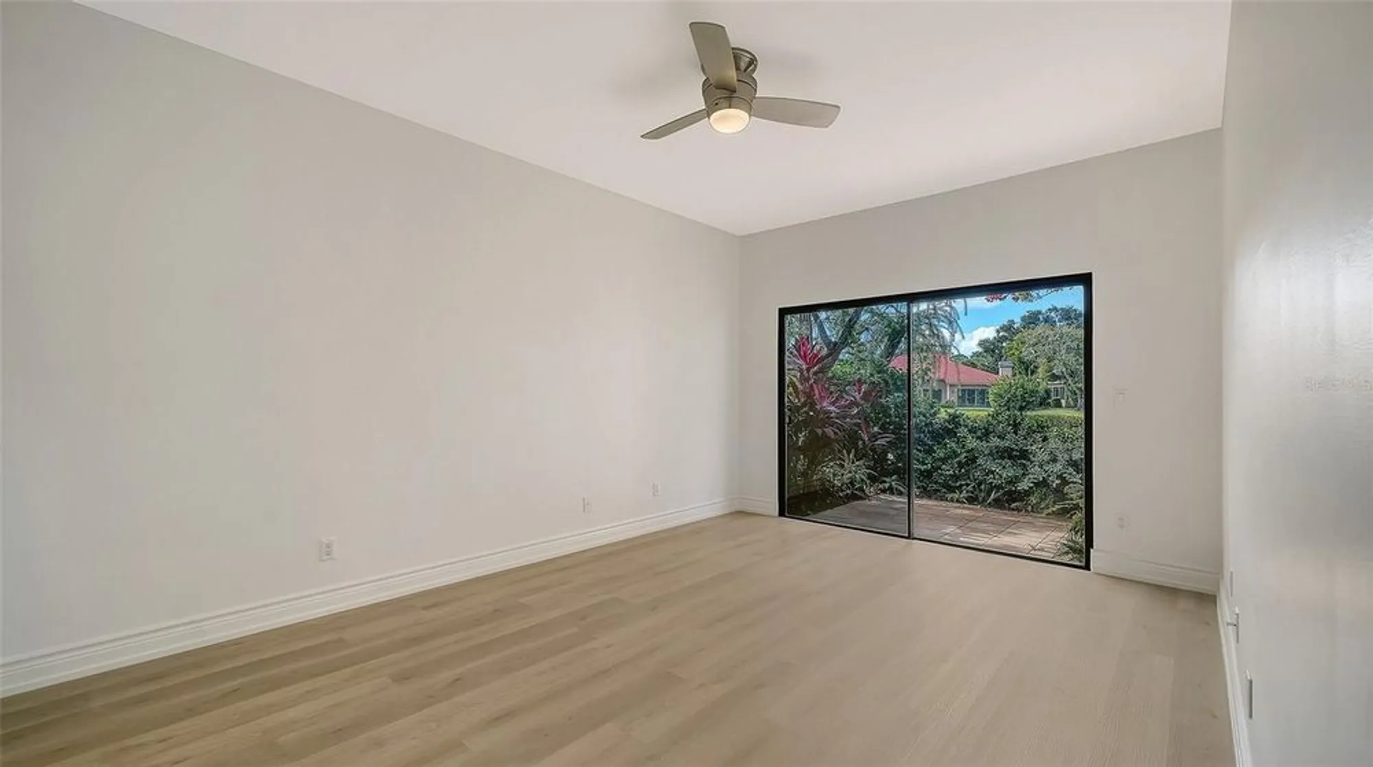 Property Slideshow image 15 of 48 | 5027 kestral park # 64, Sarasota, FL, 34231