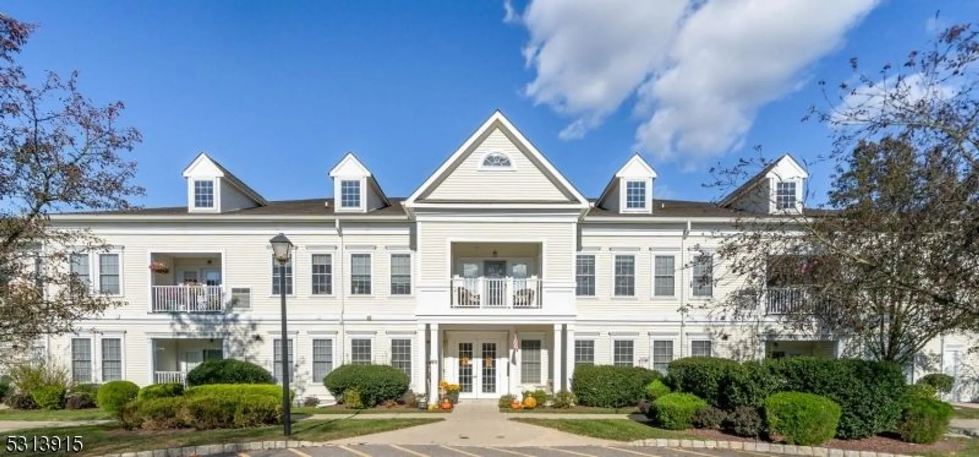 Property Slideshow image 1 of 48 | 6015 brookfield glen dr # 15, Belvidere, NJ, 07823