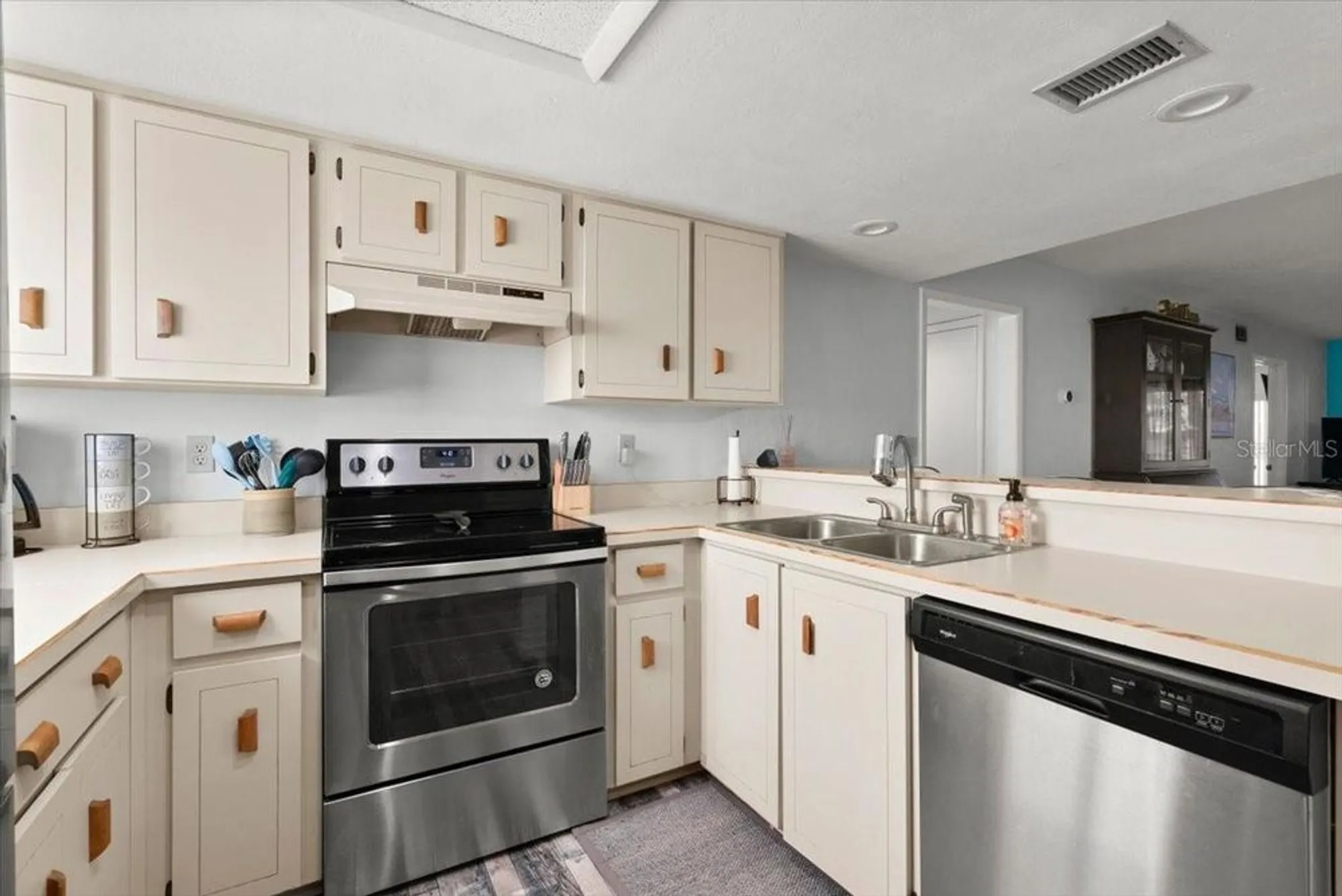 Property Slideshow image 6 of 29 | 102 bob white ct # 102c, Daytona Beach, FL, 32119