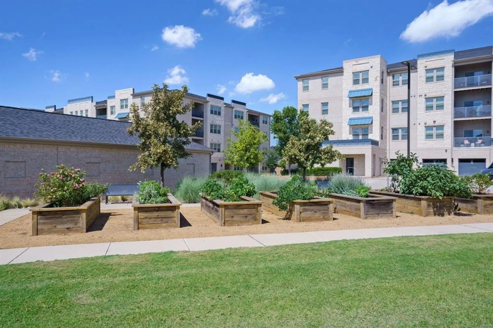 Property Slideshow image 24 of 35 | 651 n watters rd apt 1101, Allen, TX, 75013