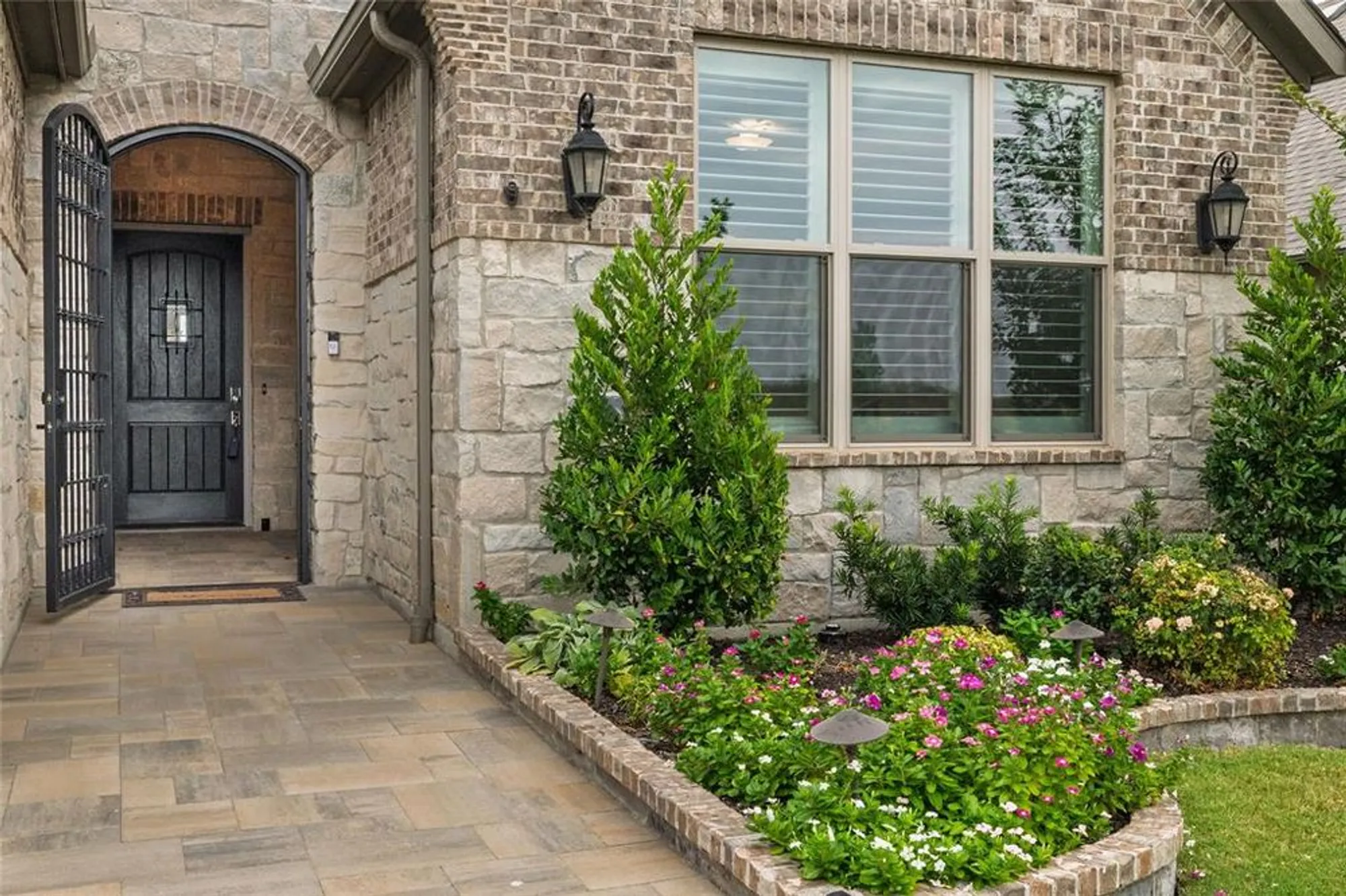 Property Slideshow image 9 of 40 | 11409 iron bark dr, Denton, TX, 76207
