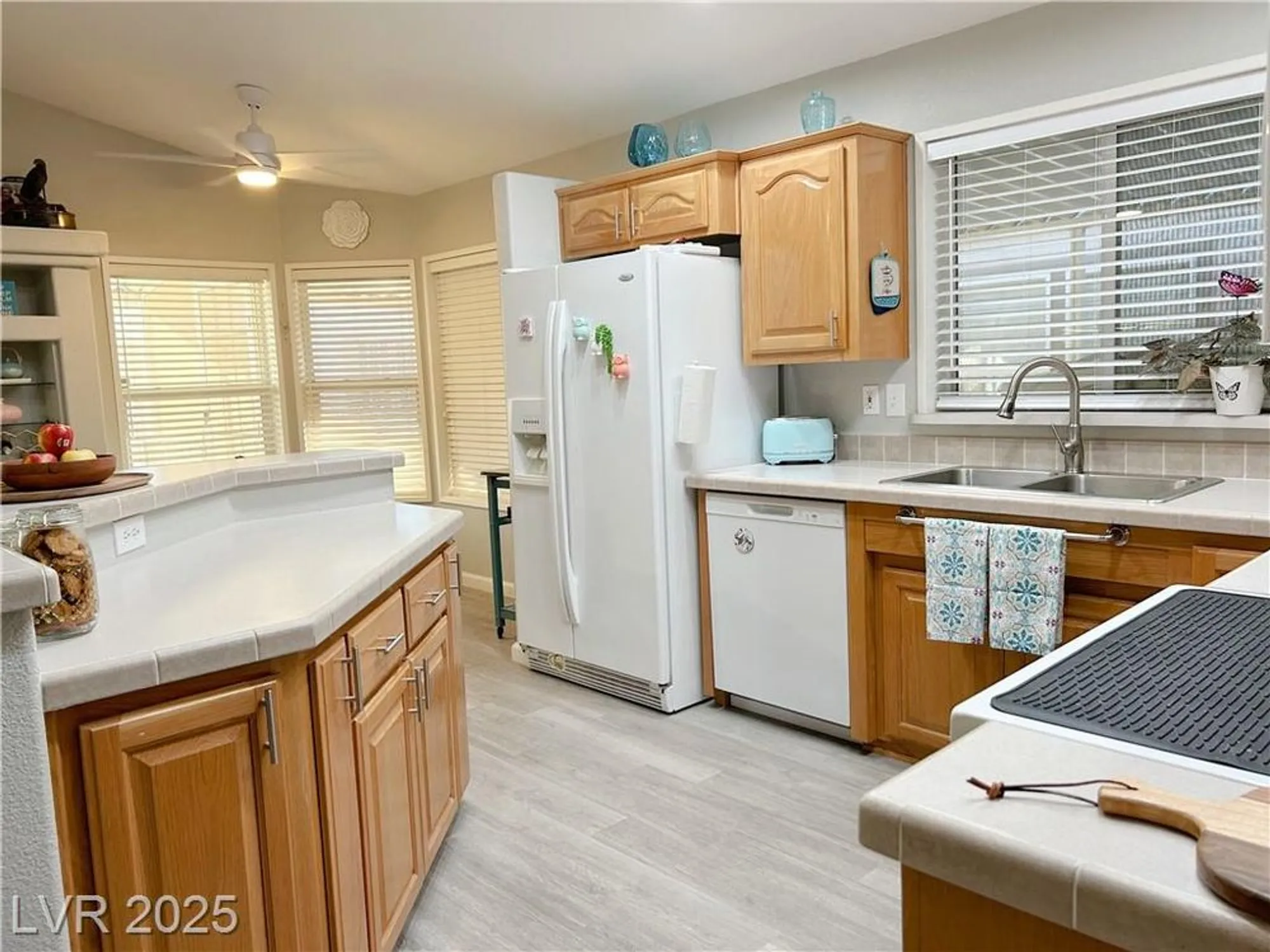 Property Slideshow image 11 of 40 | 410 bel air ave, Pahrump, NV, 89048