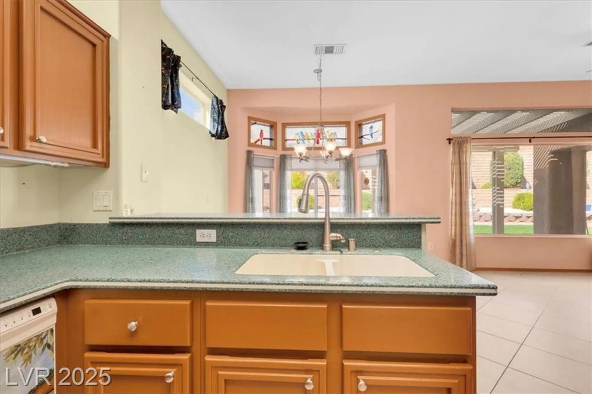 Property Slideshow image 14 of 46 | 2621 hanging rock dr, Las Vegas, NV, 89134
