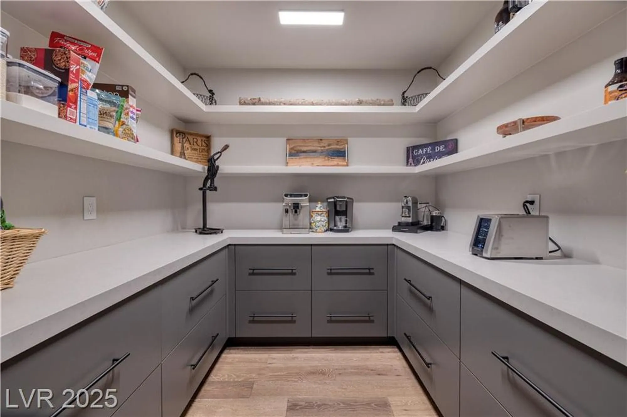 Property Slideshow image 15 of 32 | 10 sunrise beach cir, Henderson, NV, 89011