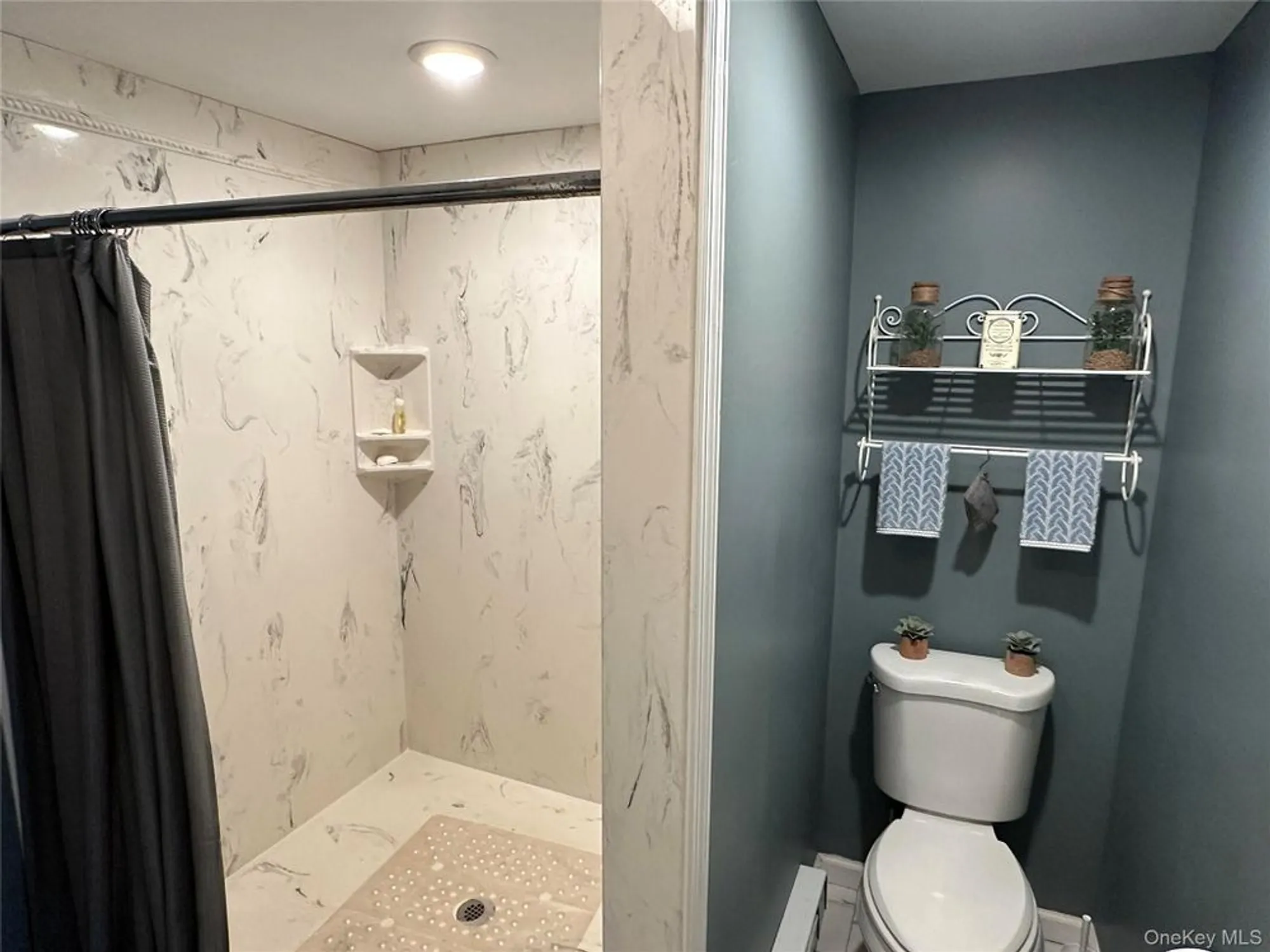 Property Slideshow image 9 of 13 | 53 village cir, Brookhaven, NY, 11949