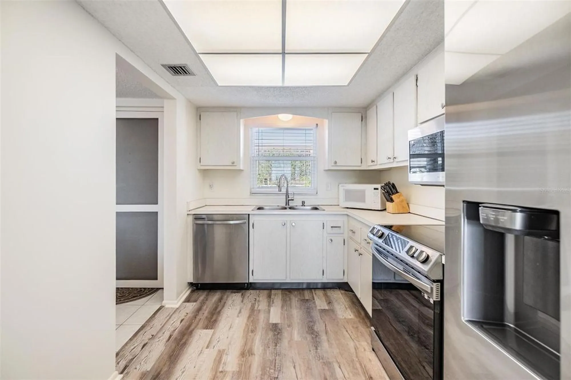 Property Slideshow image 38 of 62 | 9 forbes pl 205, Dunedin, FL, 34698