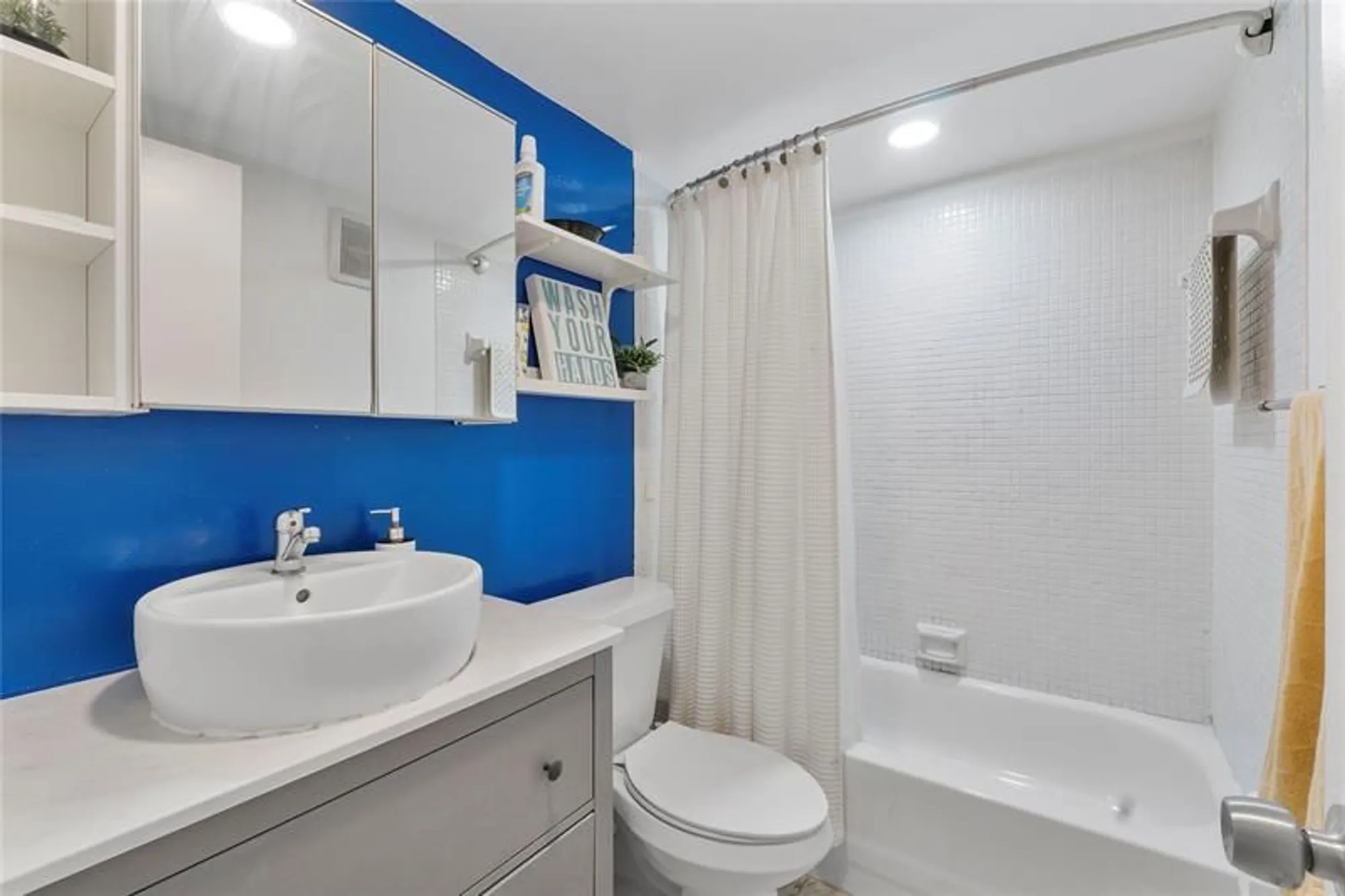 Property Slideshow image 11 of 13 | 7750 w mcnab rd 203, Tamarac, FL, 33321