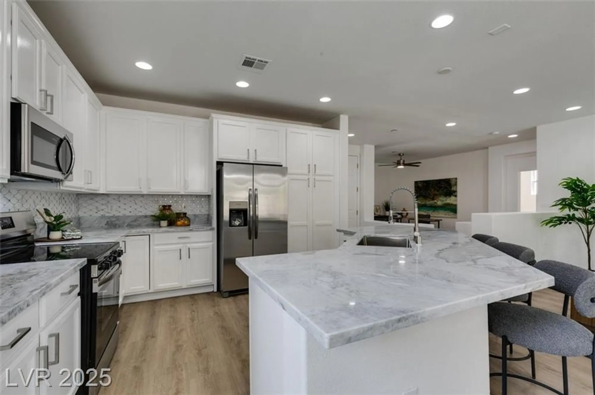 Property Slideshow image 16 of 46 | 5029 alfingo st, Las Vegas, NV, 89135