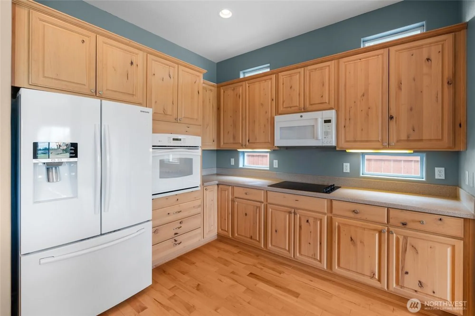 Property Slideshow image 13 of 40 | 4420 vashon dr, Lacey, WA, 98516