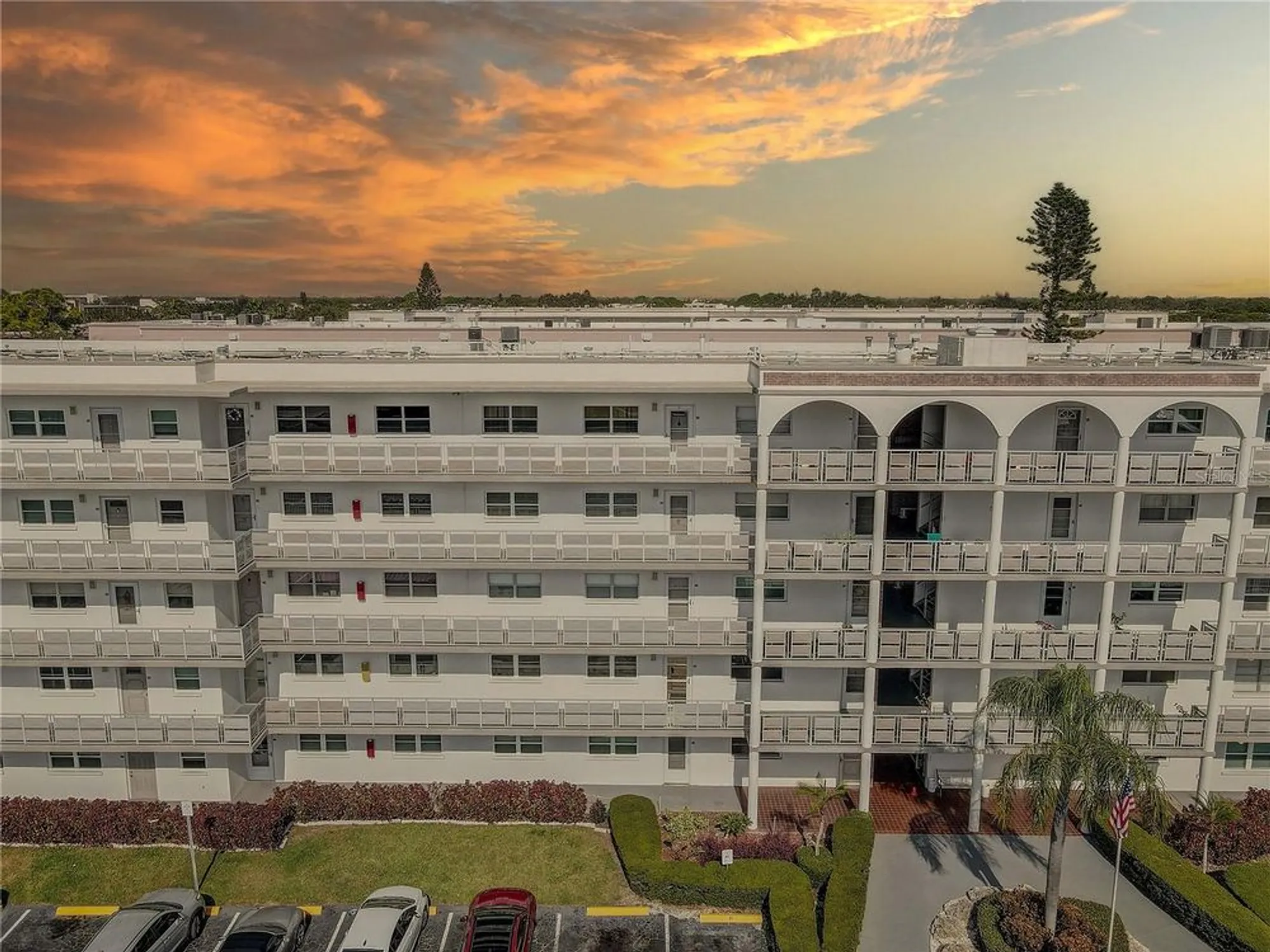 Property Slideshow image 1 of 41 | 5501 80th st n unit 406, Saint Petersburg, FL, 33709