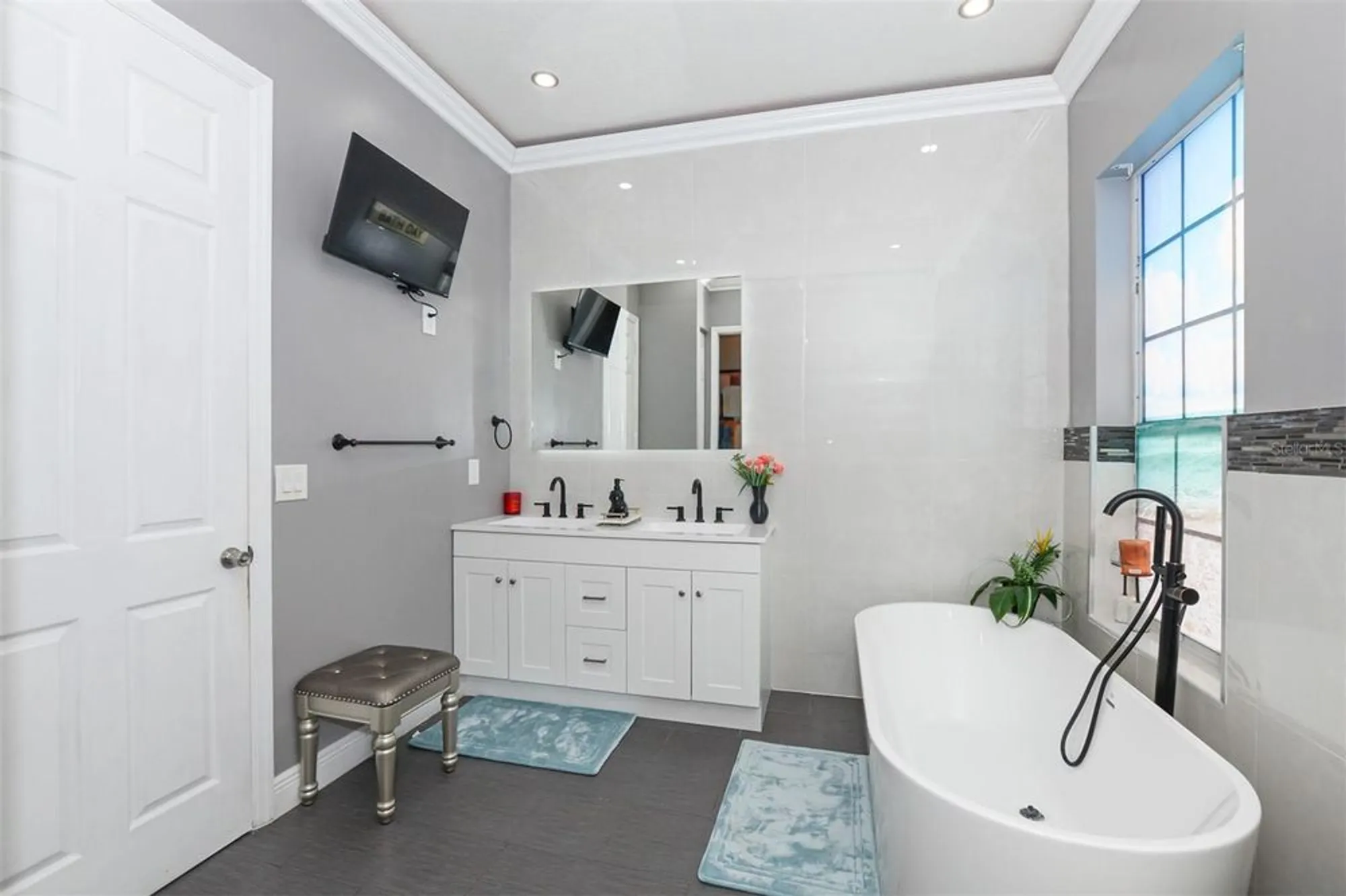 Property Slideshow image 22 of 39 | 293 sw lake forest way, Port Saint Lucie, FL, 34986