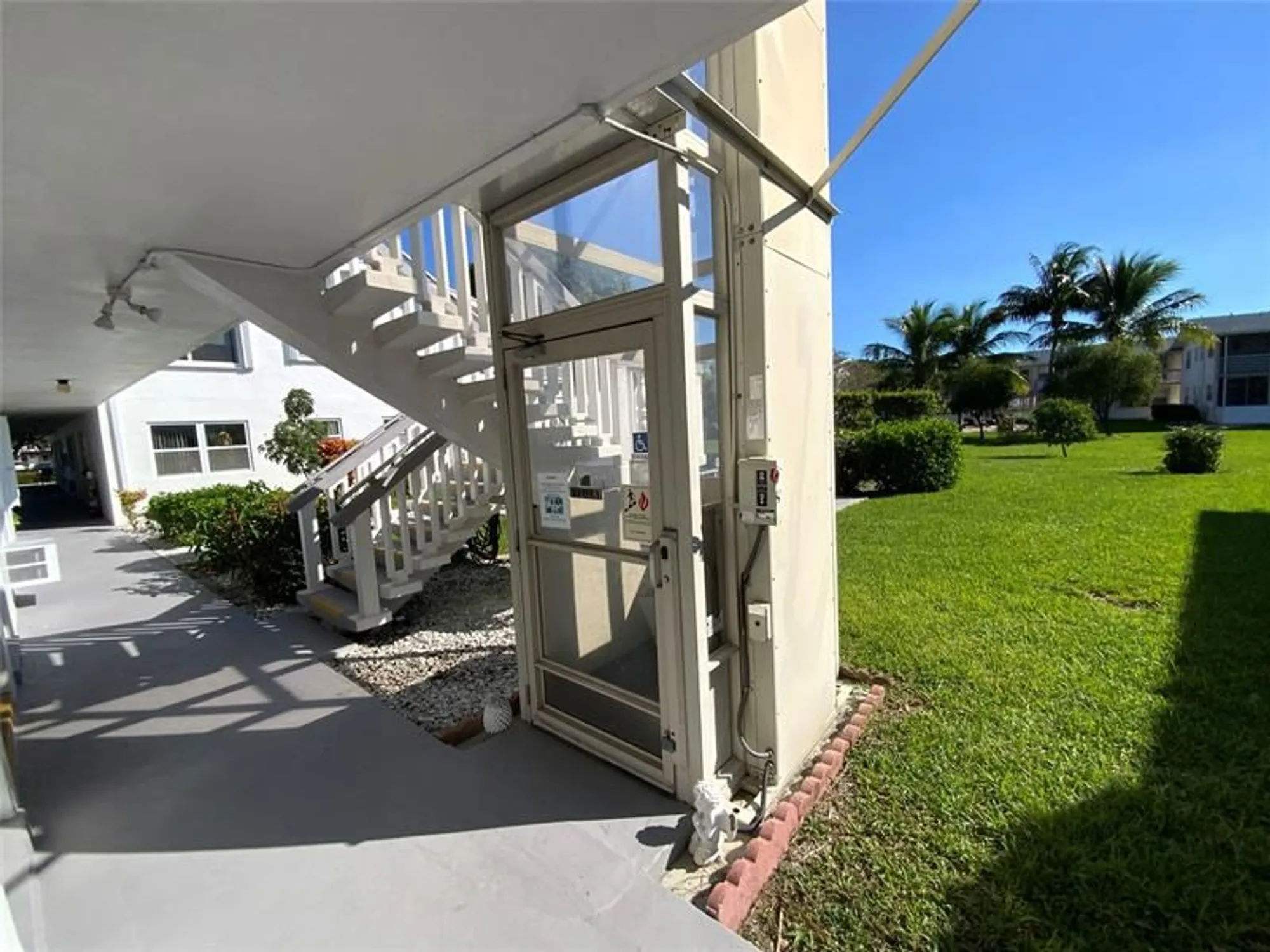 Property Slideshow image 4 of 28 | 20 bedford a # 20, West Palm Beach, FL, 33417