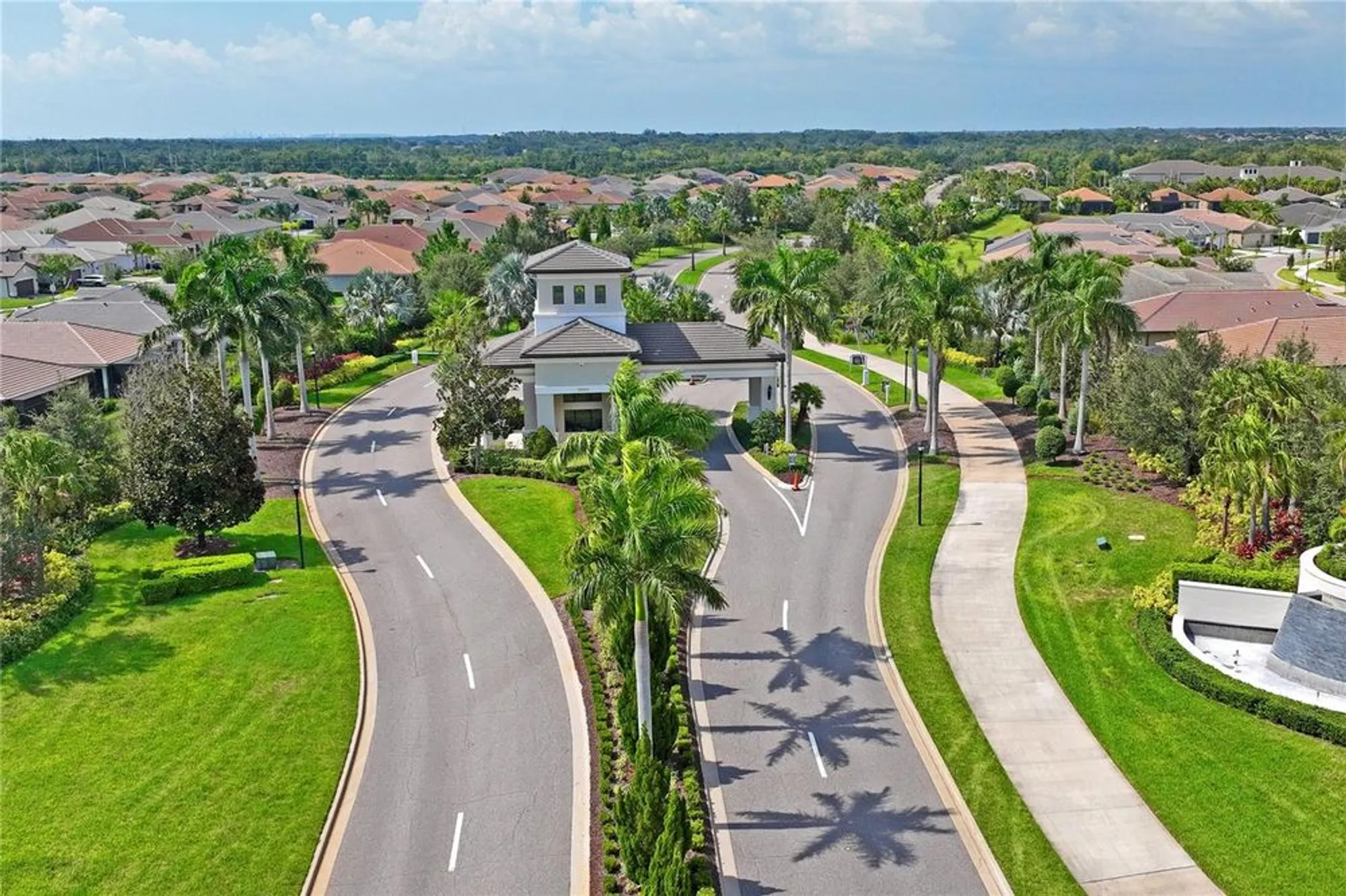 Property Slideshow image 55 of 61 | 4906 avila lakes dr, Wimauma, FL, 33598