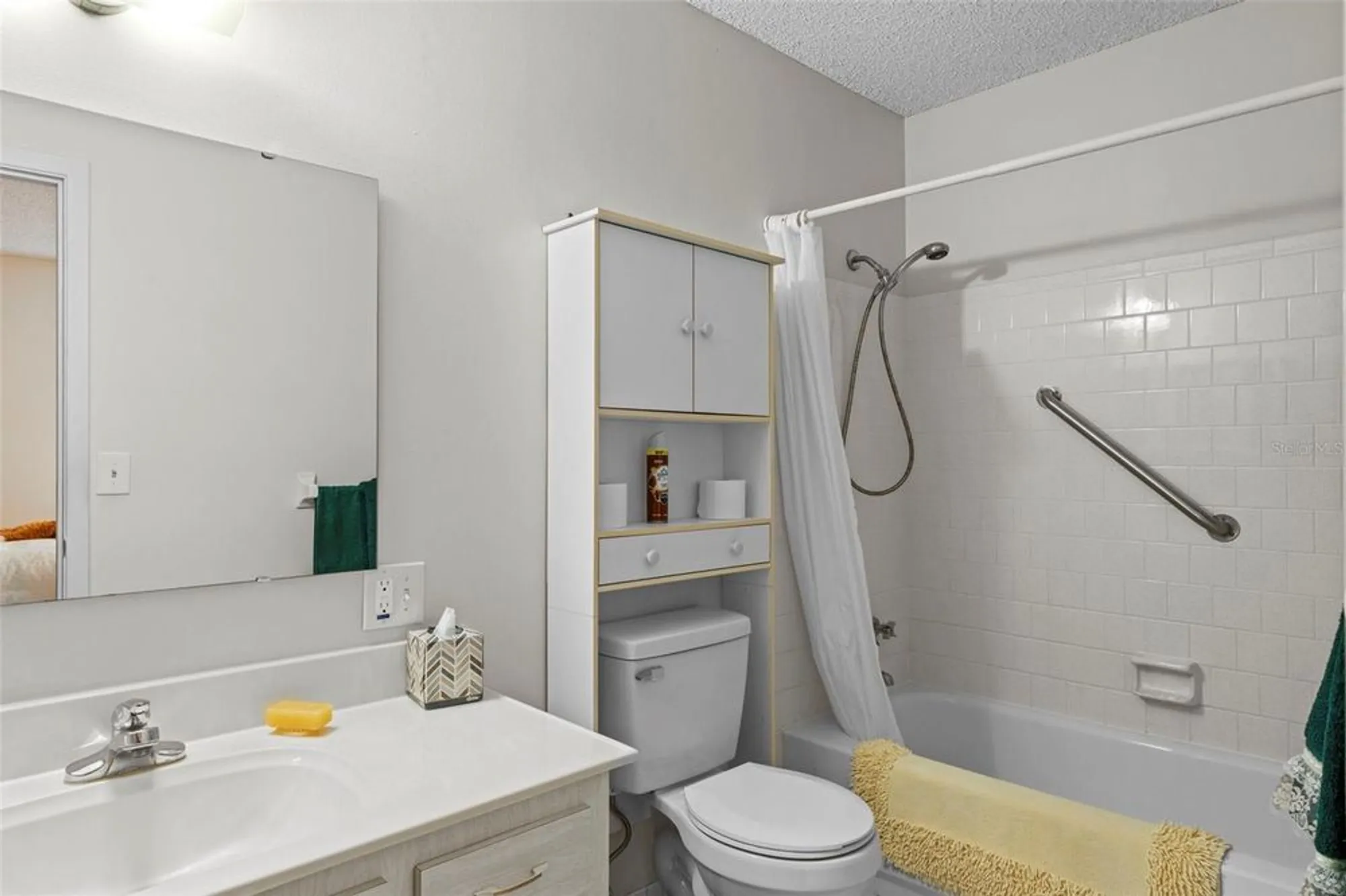 Property Slideshow image 14 of 18 | 151 n hill ave # 100, Deland, FL, 32724