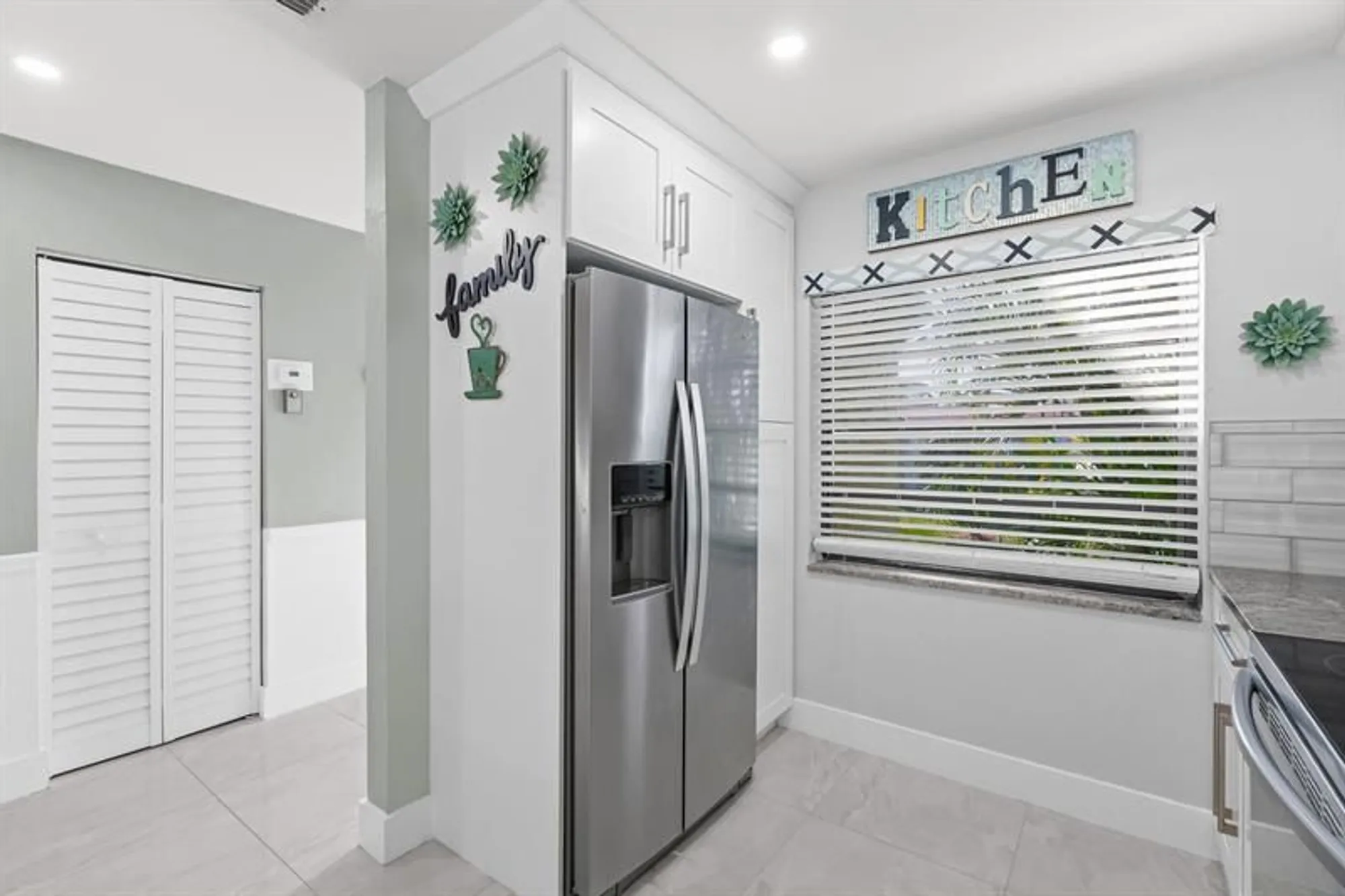 Property Slideshow image 13 of 42 | 21215 lago cir f, Boca Raton, FL, 33433