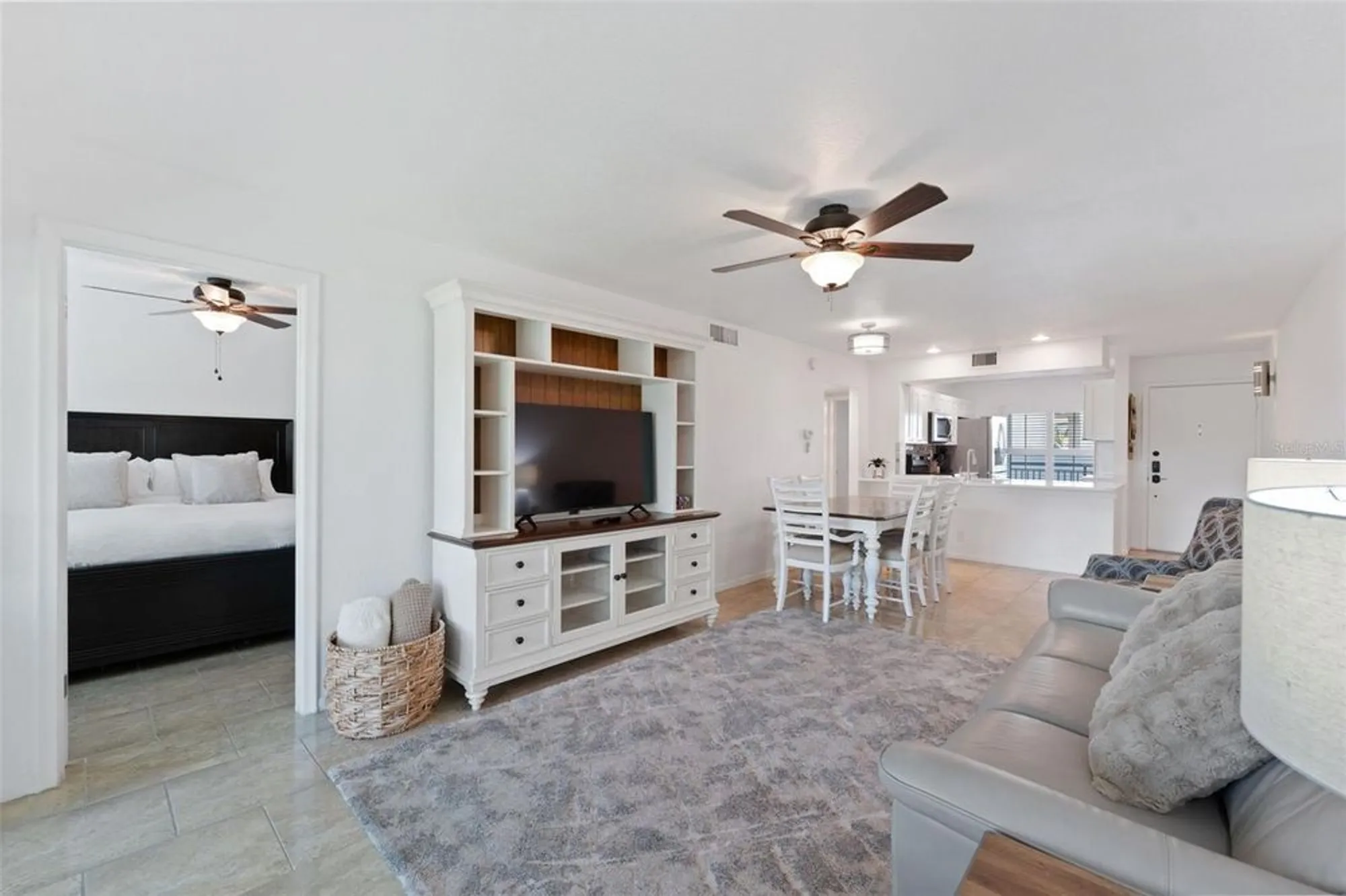 Property Slideshow image 16 of 49 | 6210 sun blvd apt 206, Saint Petersburg, FL, 33715
