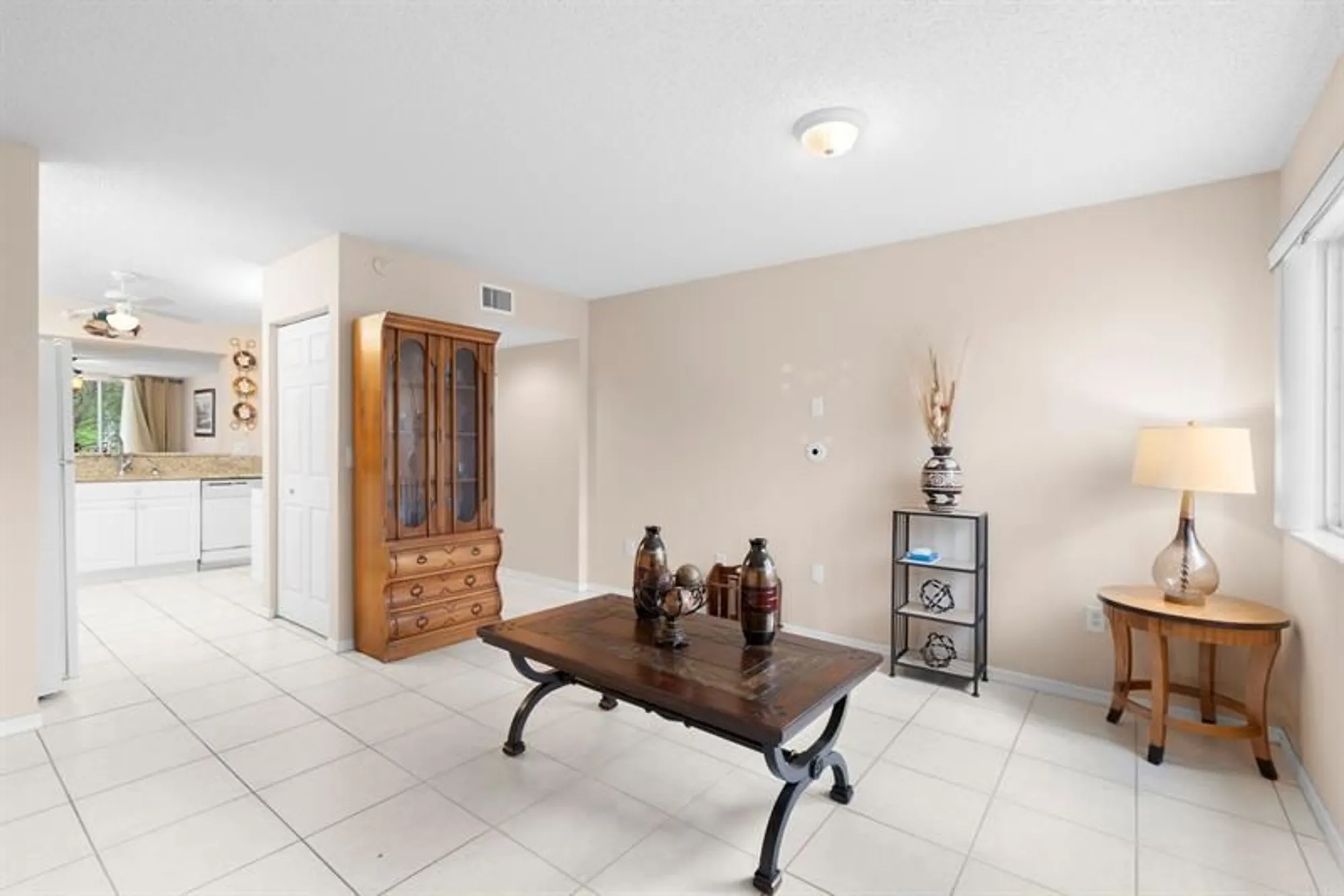 Property Slideshow image 14 of 24 | 7763 southampton ter 215, Tamarac, FL, 33321