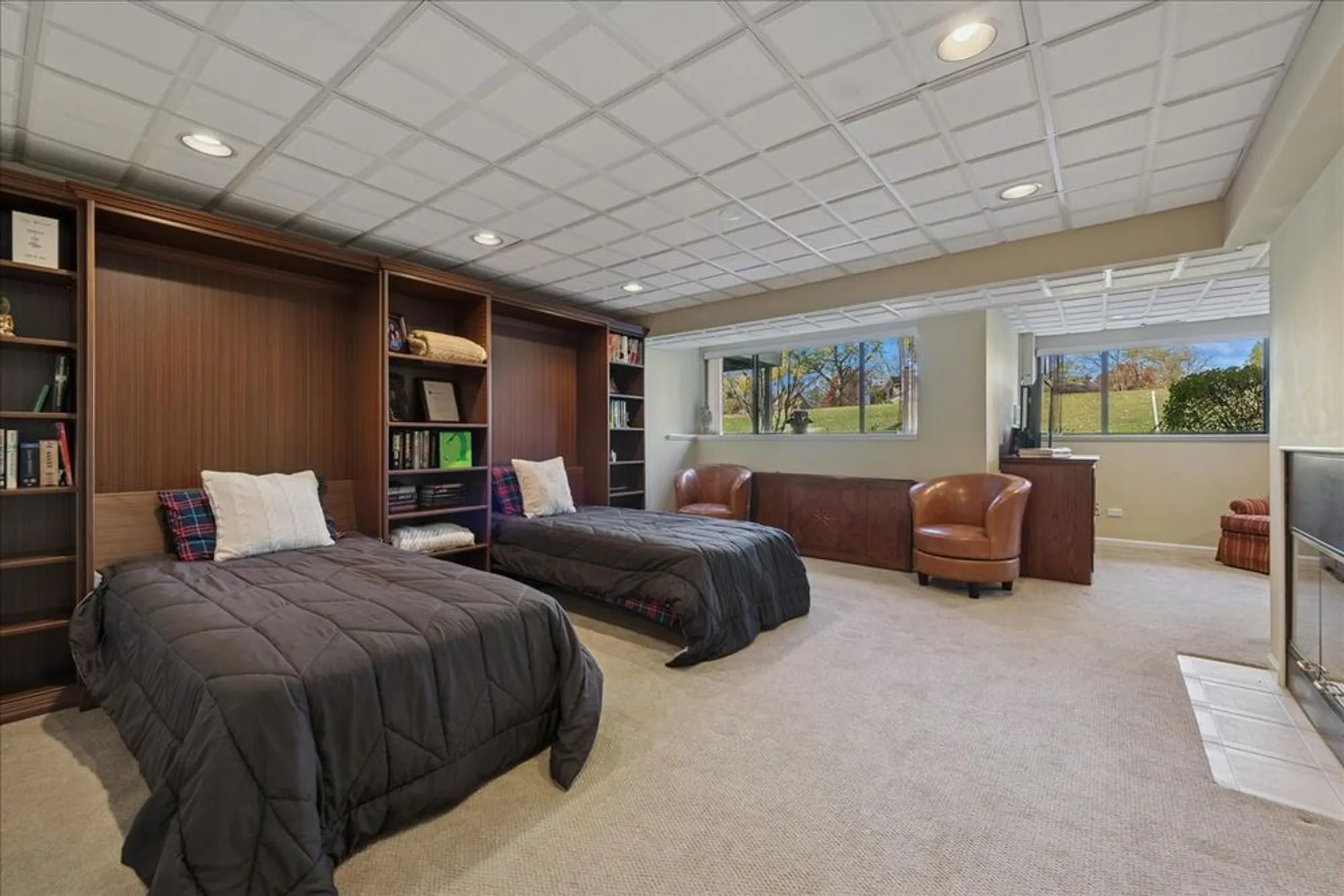 Property Slideshow image 34 of 55 | 868 longmeadow ct, Lake Barrington, IL, 60010