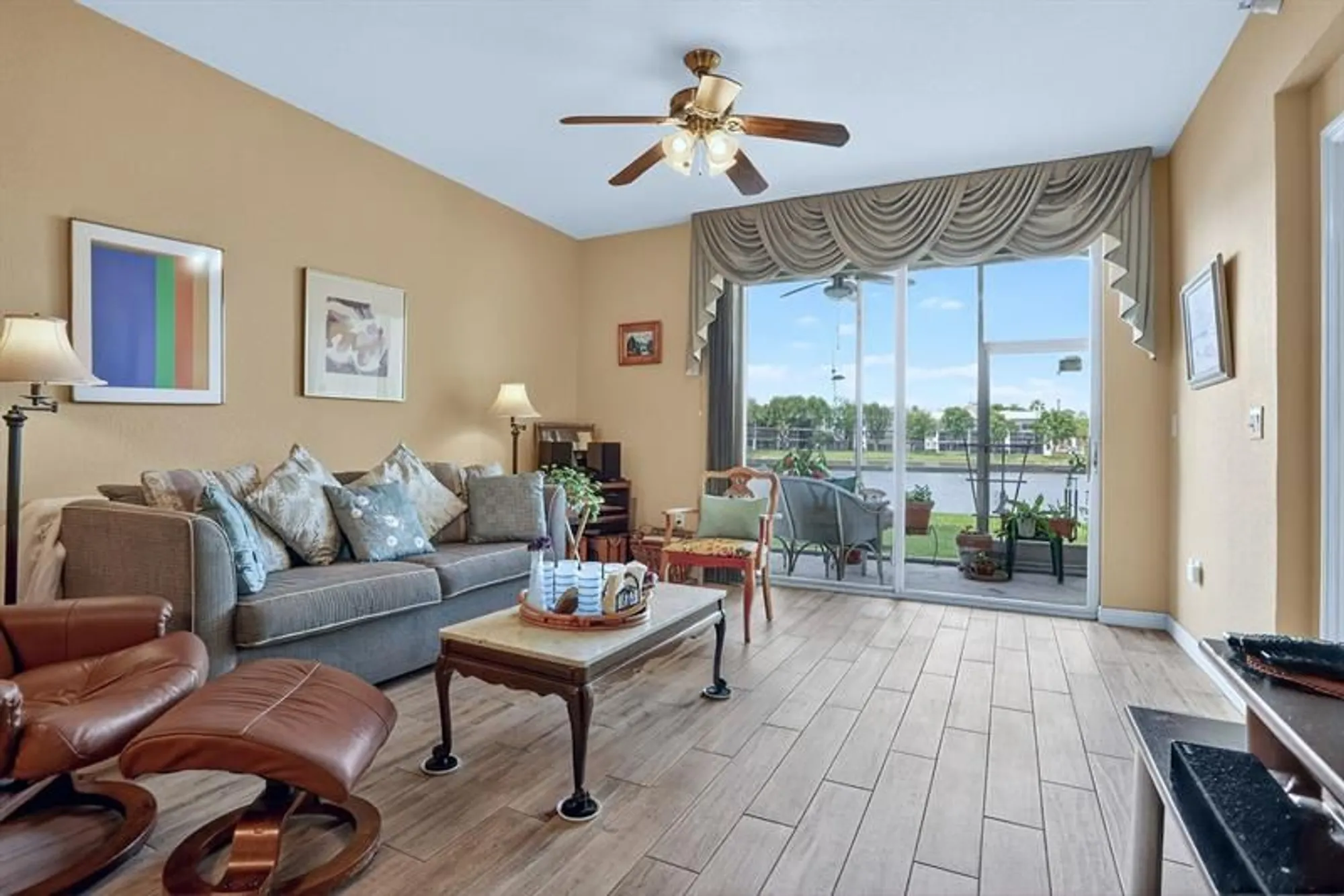 Property Slideshow image 12 of 31 | 7635 southampton ter 117, Tamarac, FL, 33321