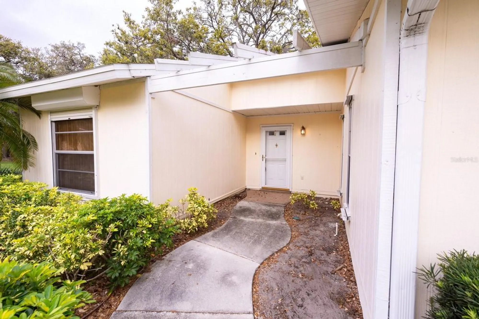 Property Slideshow image 5 of 58 | 4018 oakhurst dr 3181, Sarasota, FL, 34233