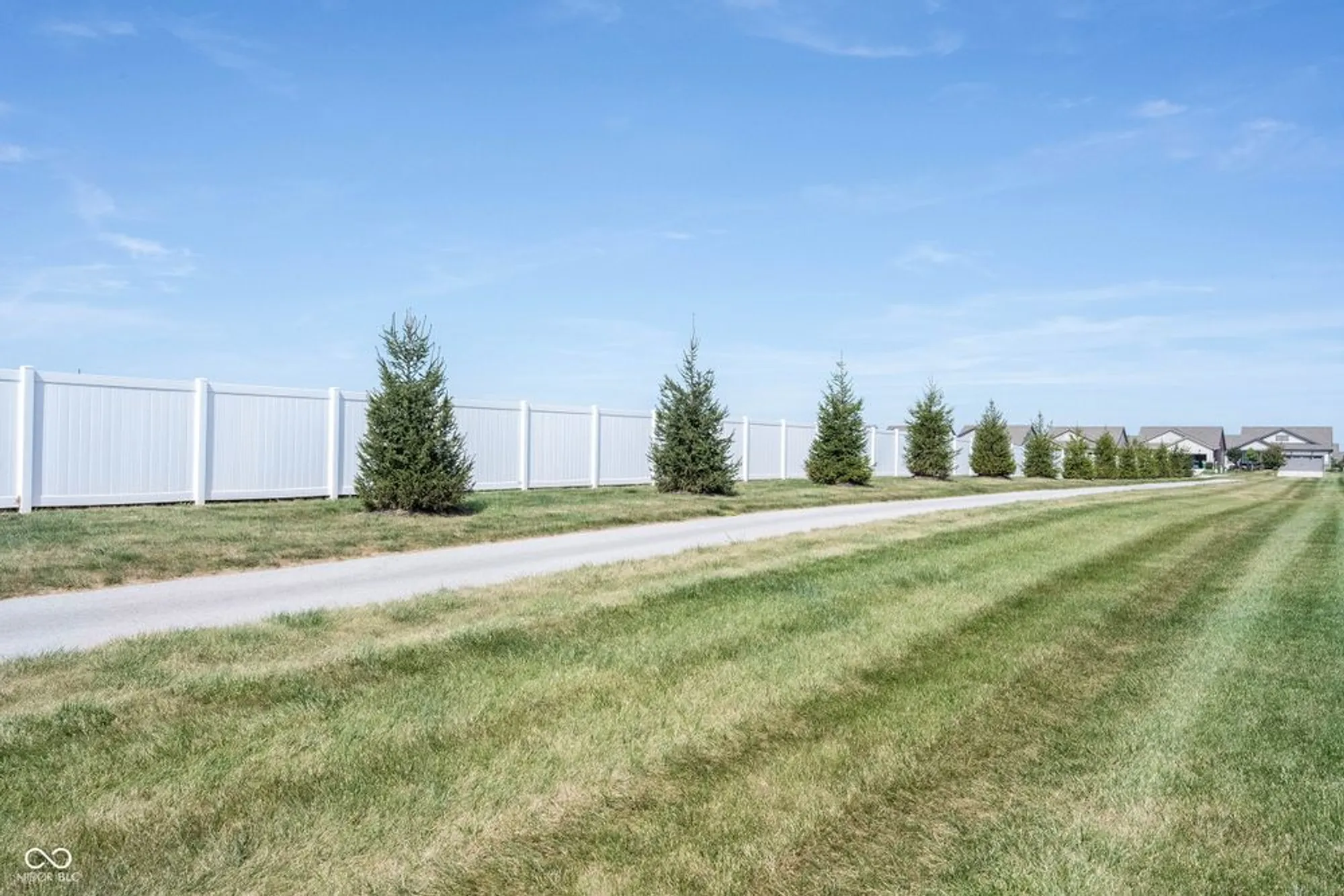 Property Slideshow image 8 of 69 | 19654 sumrall pl, Westfield, IN, 46074