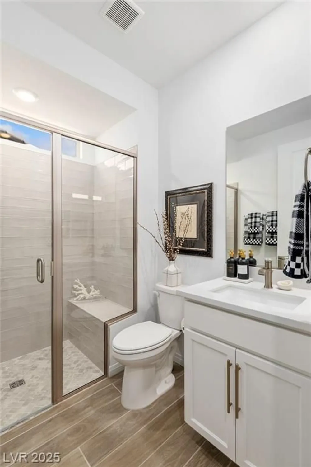 Property Slideshow image 20 of 44 | 25 red creek bluff st, Henderson, NV, 89011