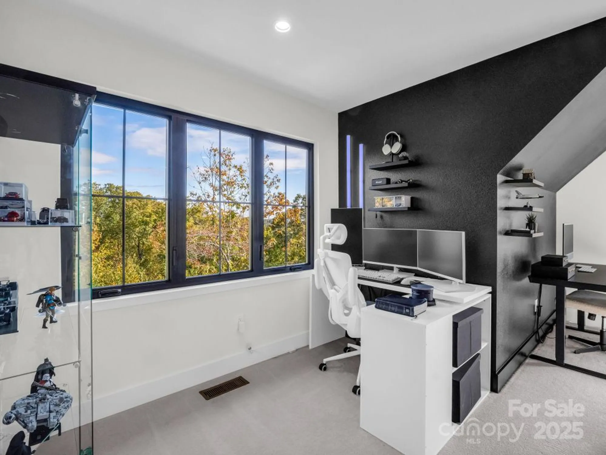 Property Slideshow image 37 of 48 | 123 millbrae loop, Hendersonville, NC, 28791