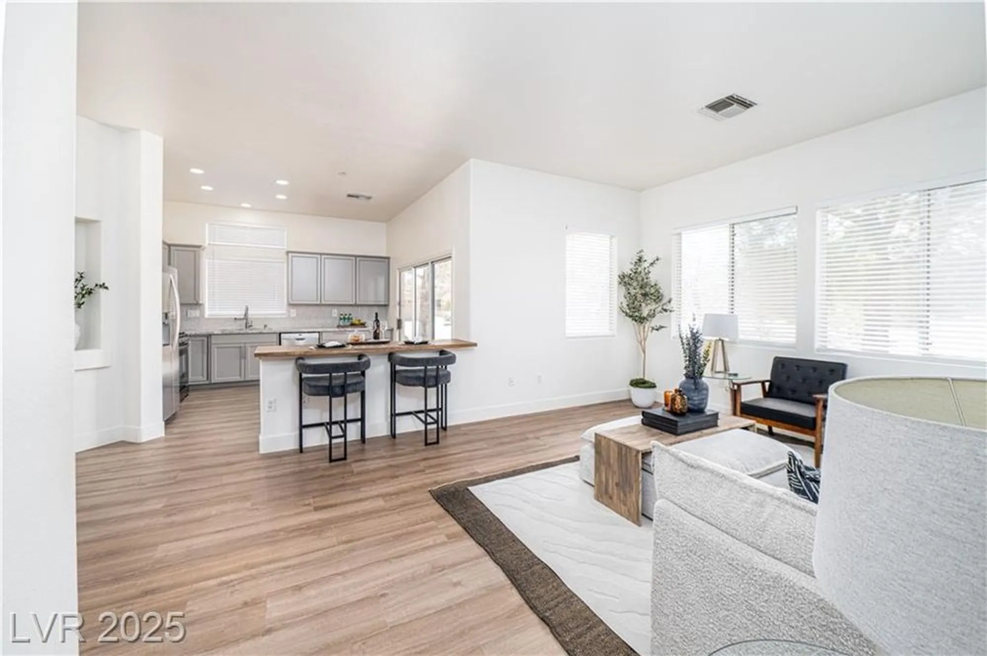 Property Slideshow image 8 of 37 | 10301 coal creek pl, Las Vegas, NV, 89134