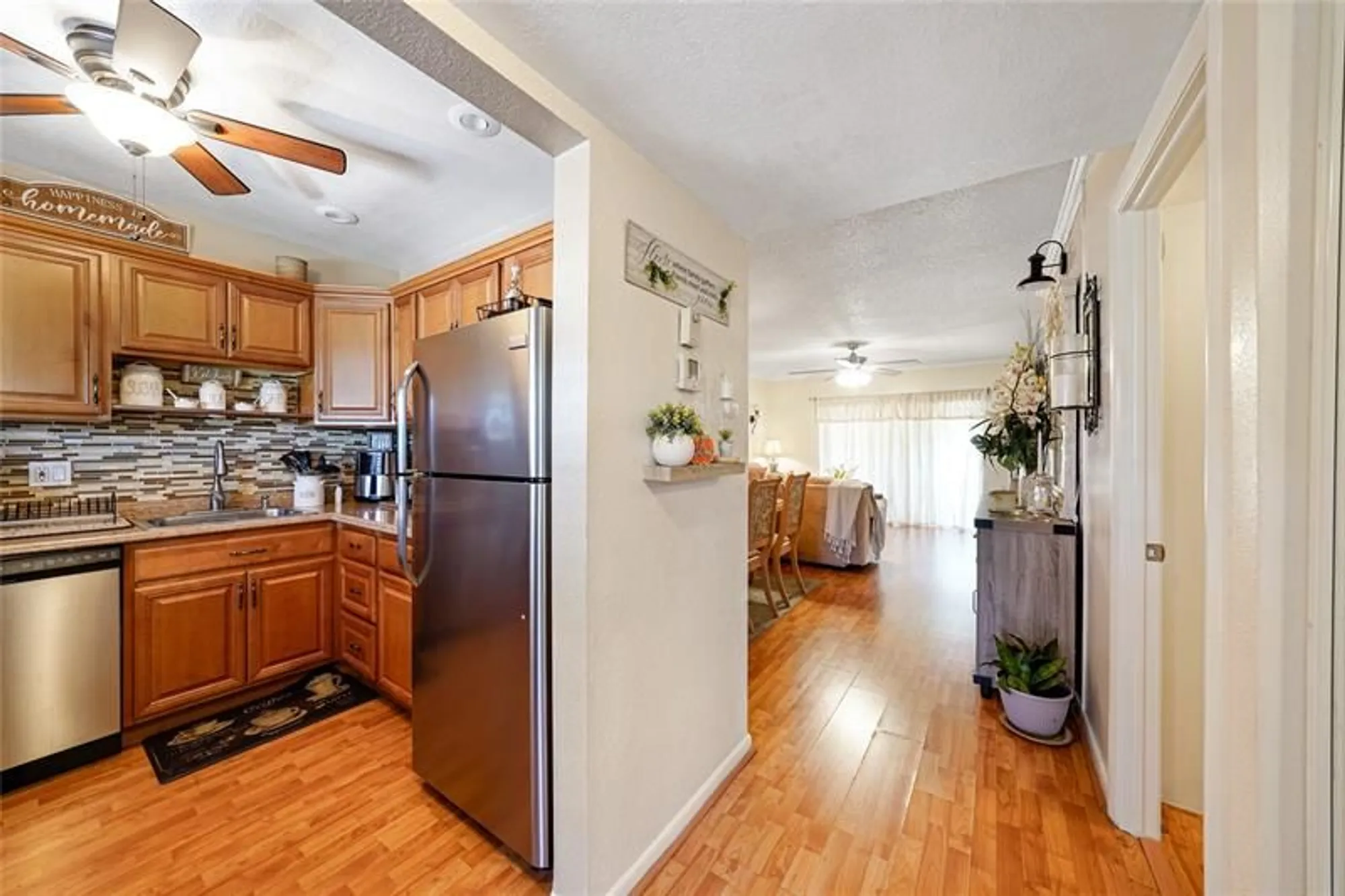 Property Slideshow image 4 of 51 | 551 nw 76th ter apt 208, Margate, FL, 33063
