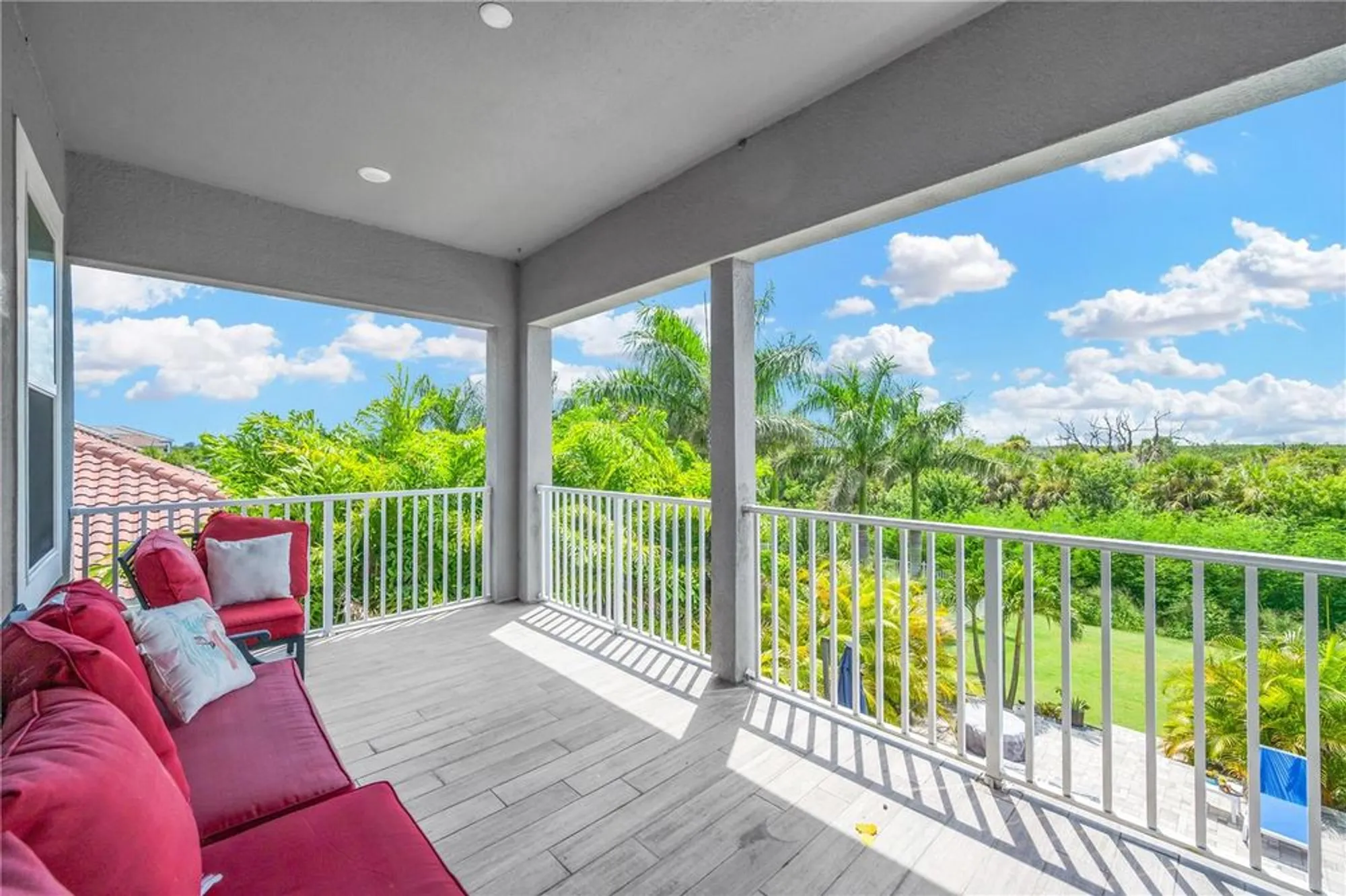 Property Slideshow image 31 of 59 | 832 manns harbor dr, Apollo Beach, FL, 33572